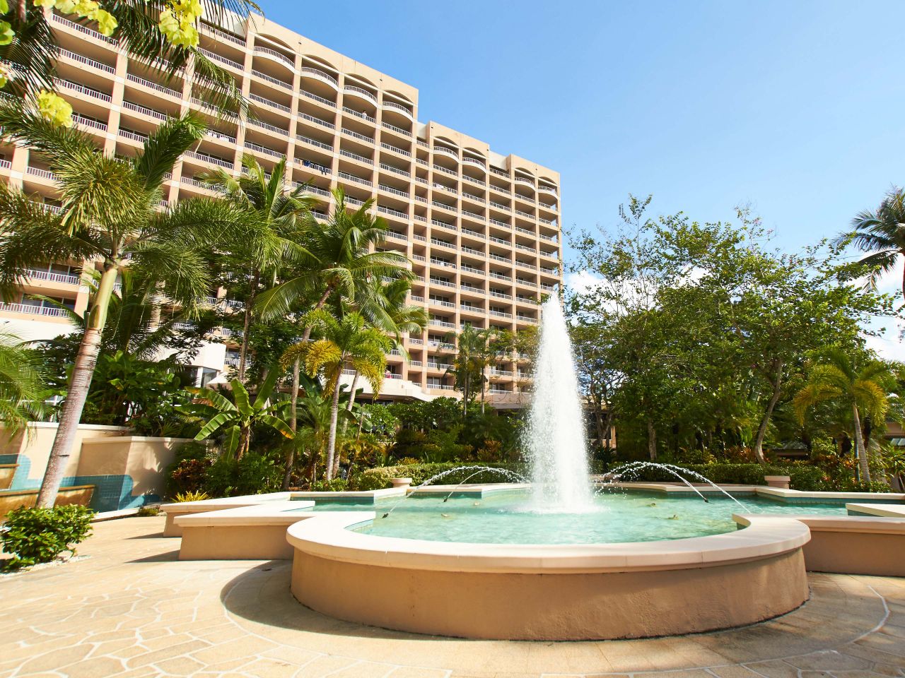 Hyatt Regency Guam hotel - Dining, Restaurants, Bars & Entertainment