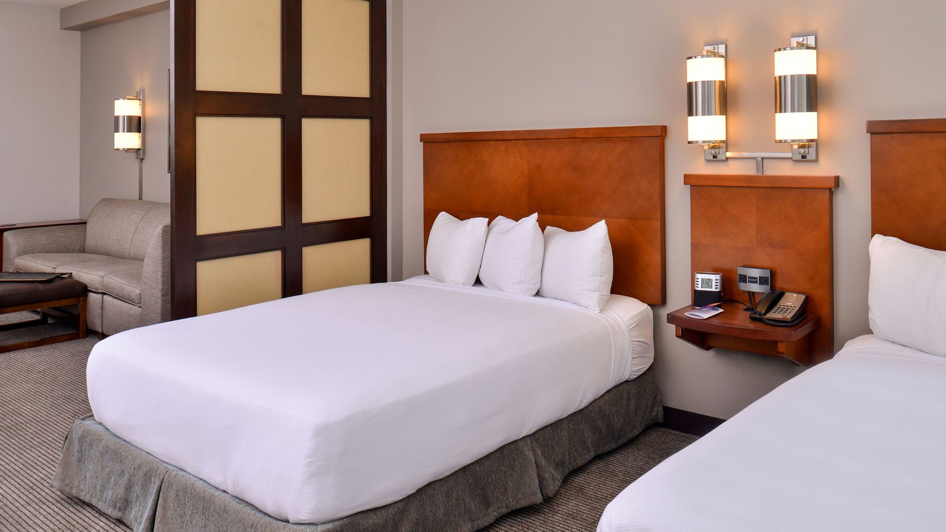 Hyatt Place Garden City Accessible Two Queen Cozy Room