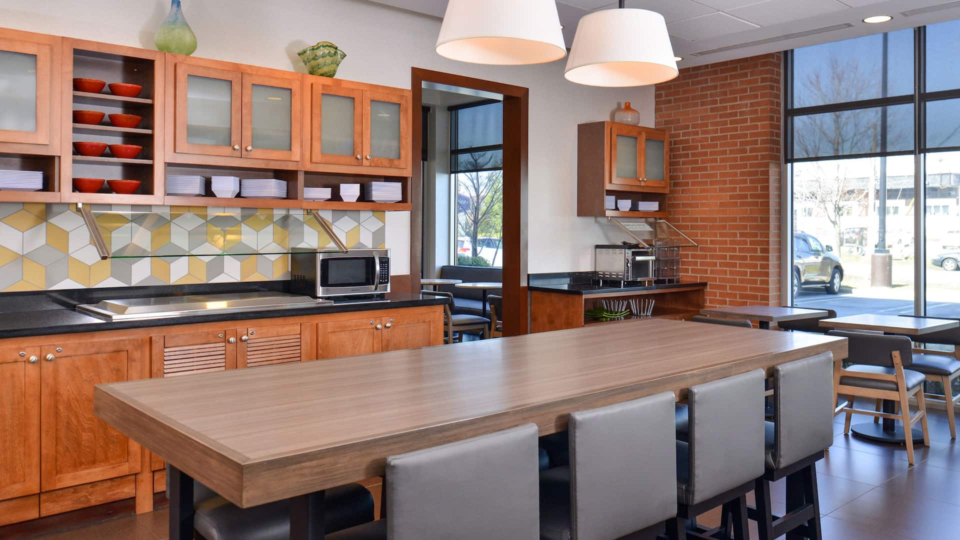 Hyatt Place Garden City Breakfast Room