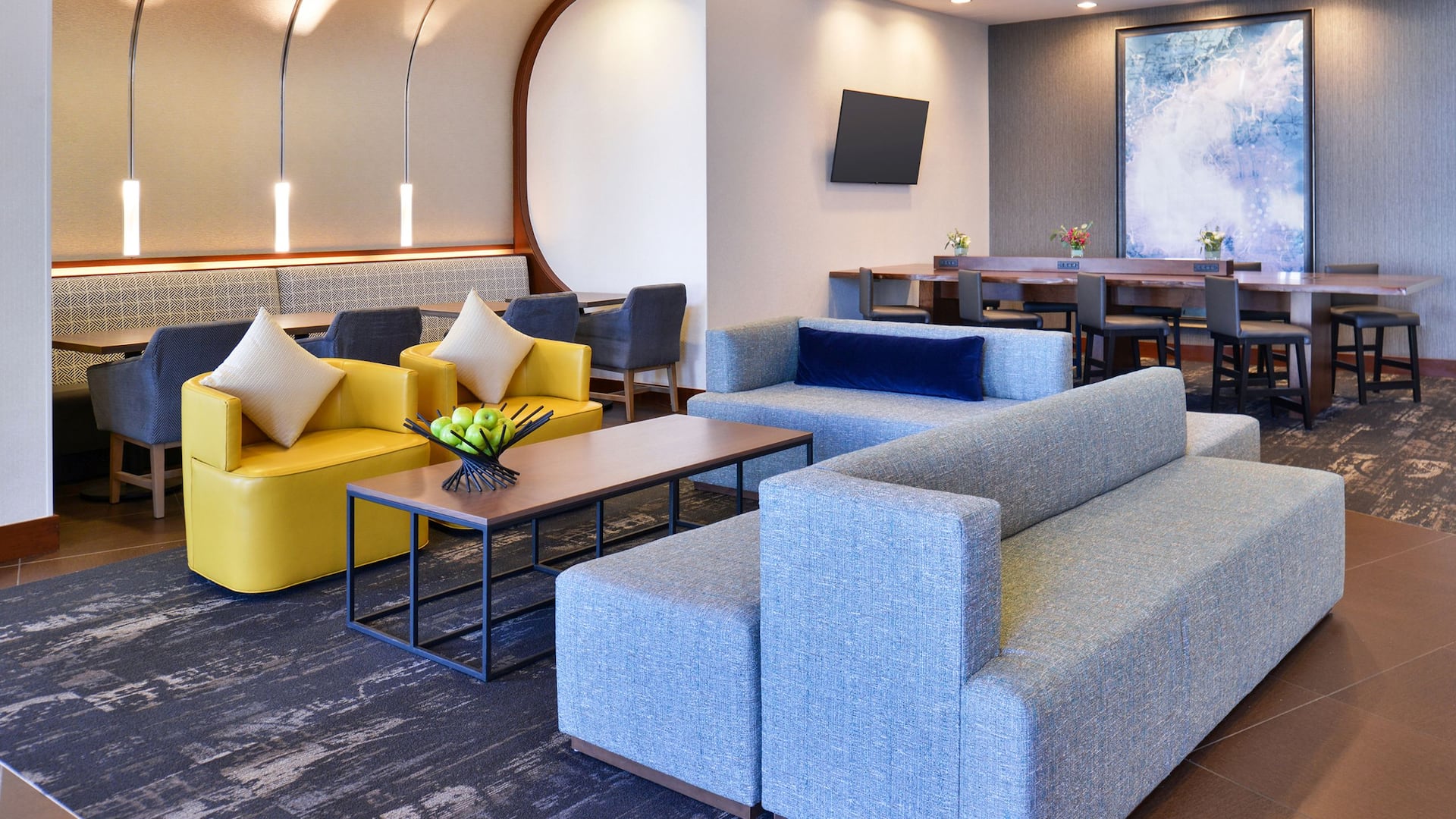 Hyatt Place Garden City Lobby Soft Seating