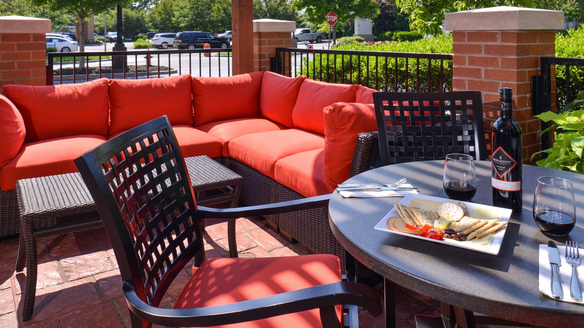 Hyatt Place Garden City Patio Lounge