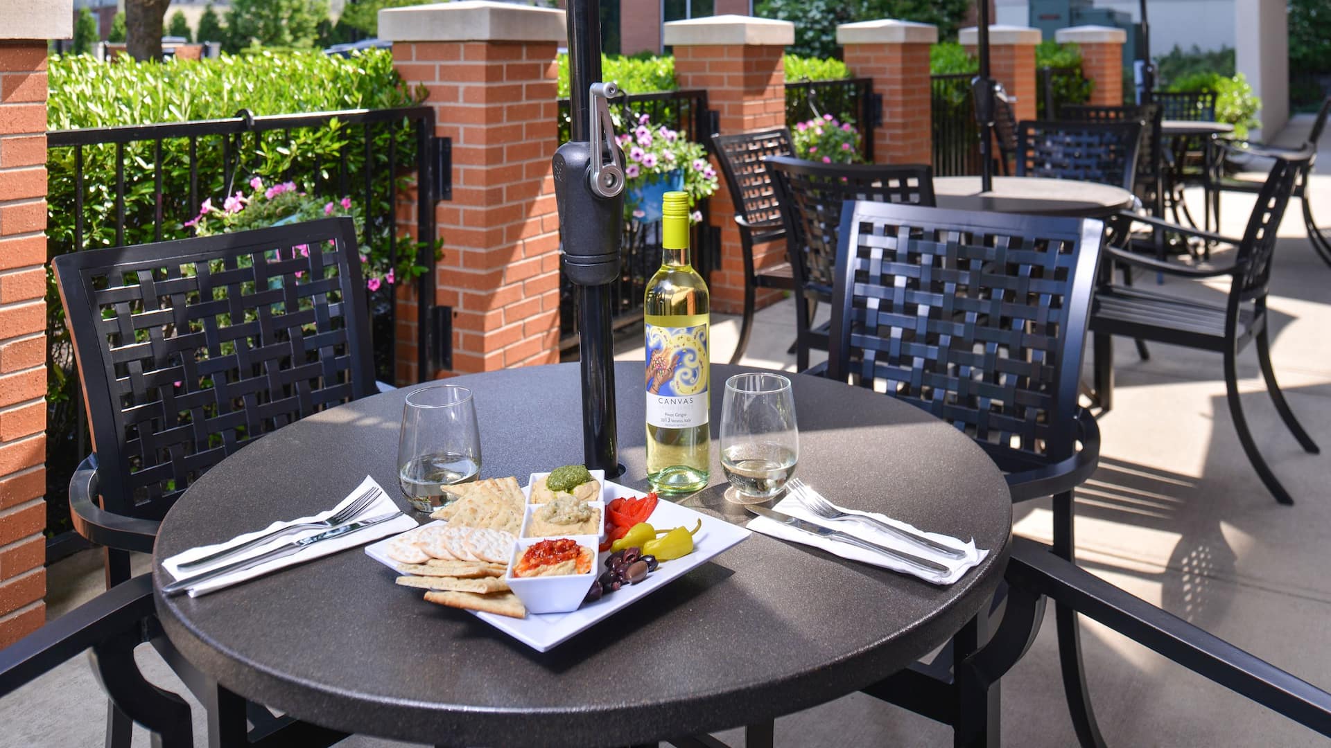 Hyatt Place Garden City Patio Refreshments