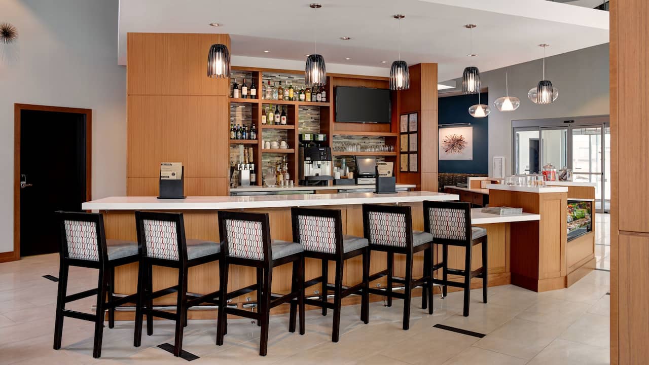 Hotel Bar in Arlington – Hyatt Place Arlington/Courthouse Plaza