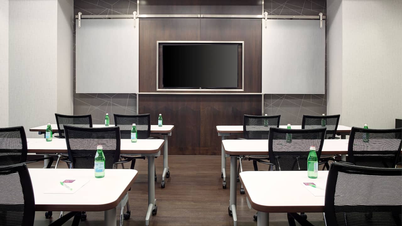 Arlington Meeting Space Classroom Setup – Hyatt Place Hotel Arlington/Courthouse Plaza