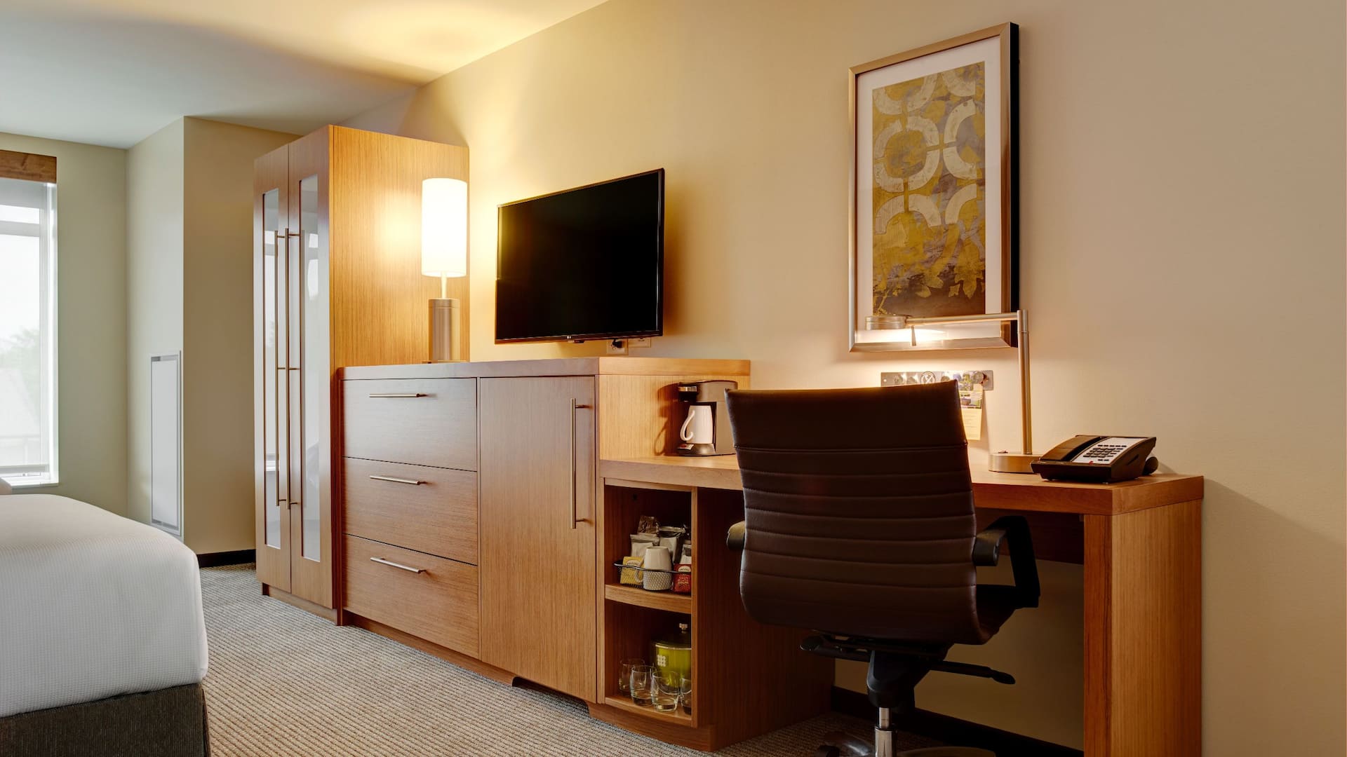 Hyatt Place Arlington/Courthouse Plaza Guest Room Desk