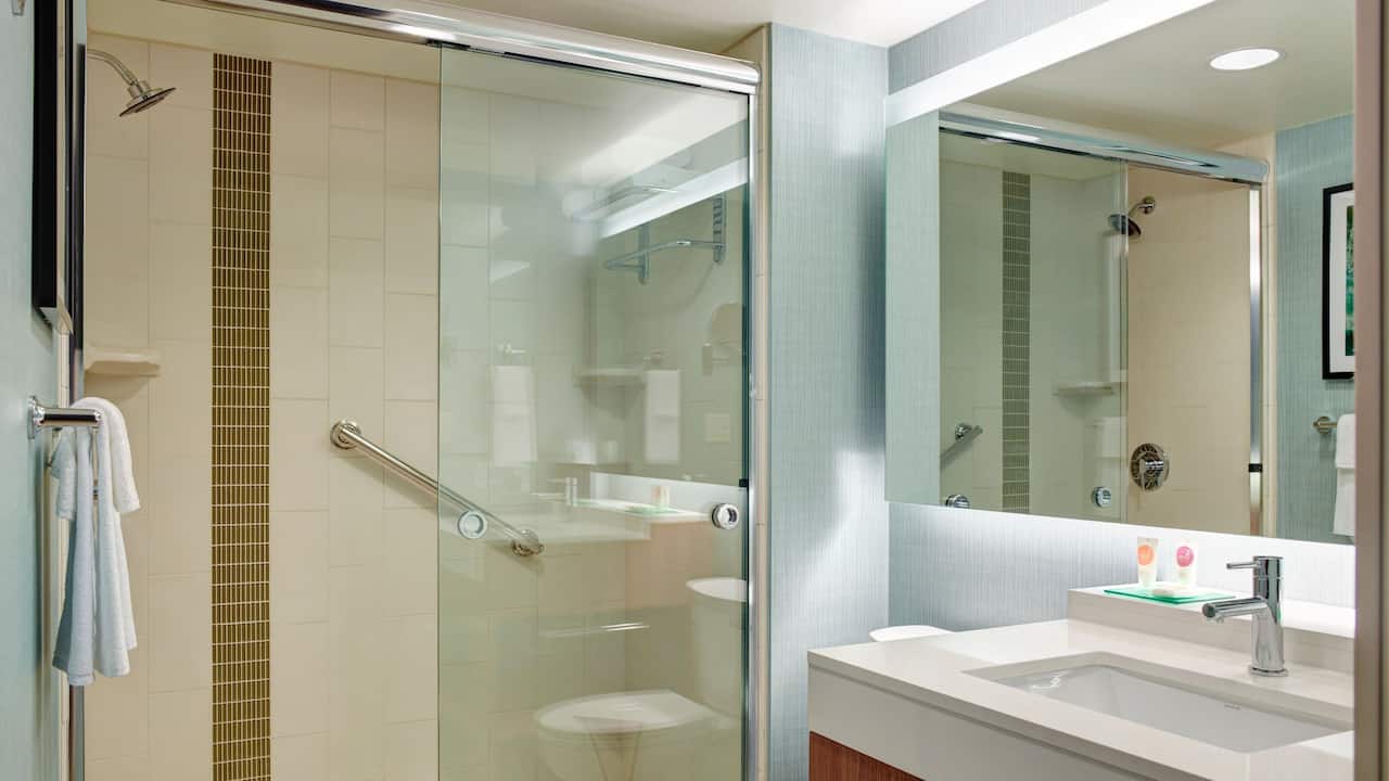 Guest Bathroom with Shower - Hyatt Place Arlington/Courthouse Plaza