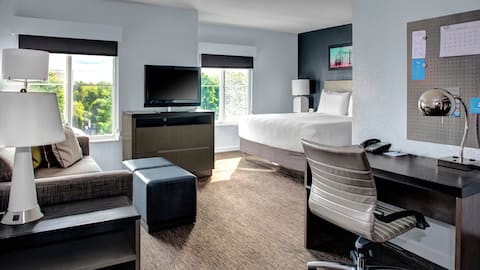 Hotel in Sterling, VA | Hyatt House Sterling/Dulles-North Airport