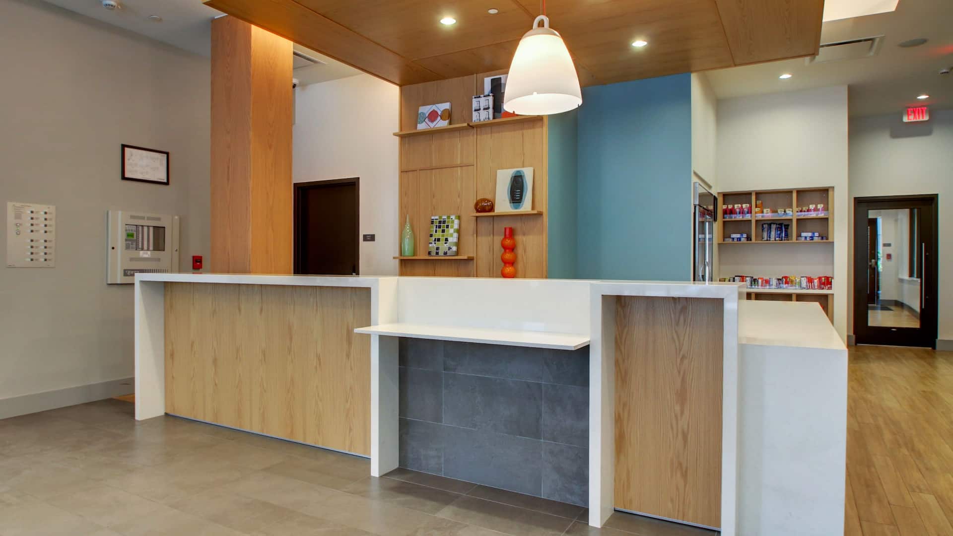 Hyatt House Chicago/Evanston Front Desk