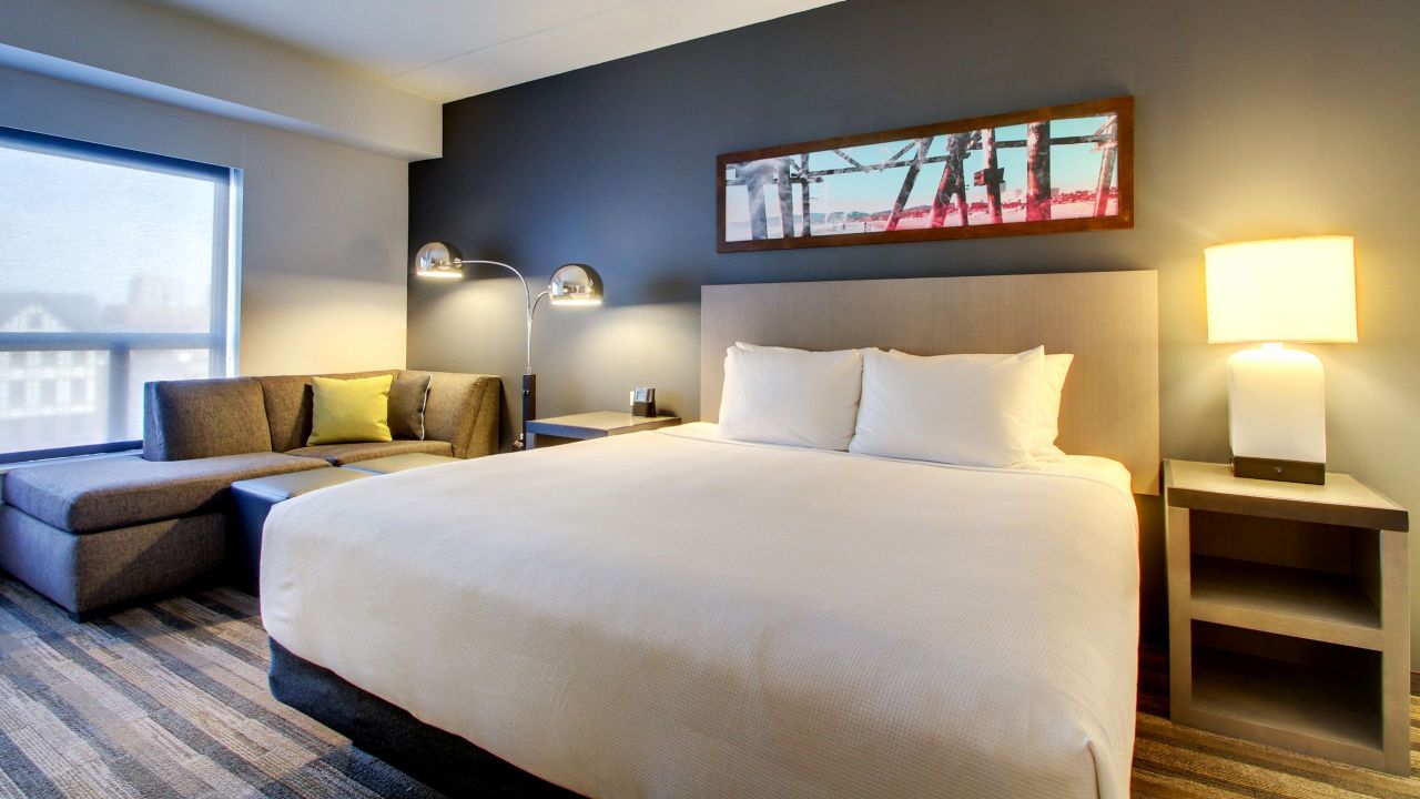 Hotel Suites In Downtown Evanston Hyatt House Chicago King Bed