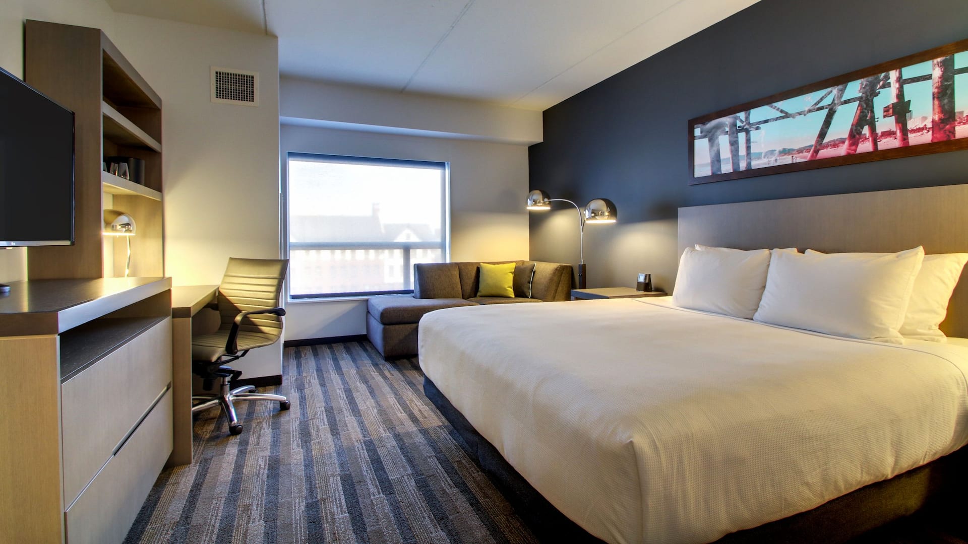 Hyatt House Chicago/Evanston Standard King Bed