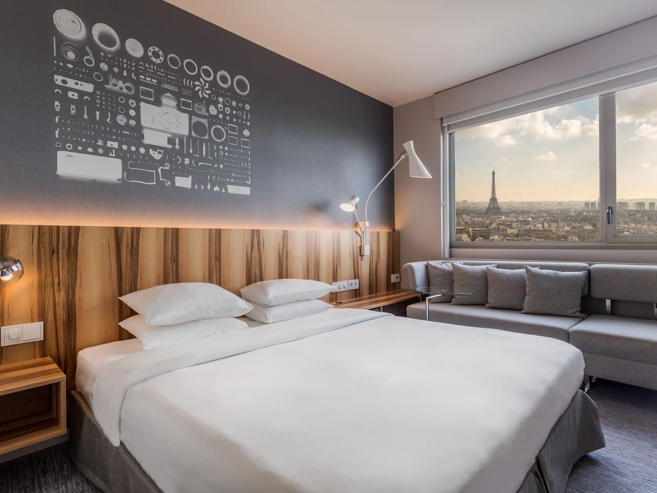 Hyatt Regency Paris Etoile Video Lifestyle Over PAris