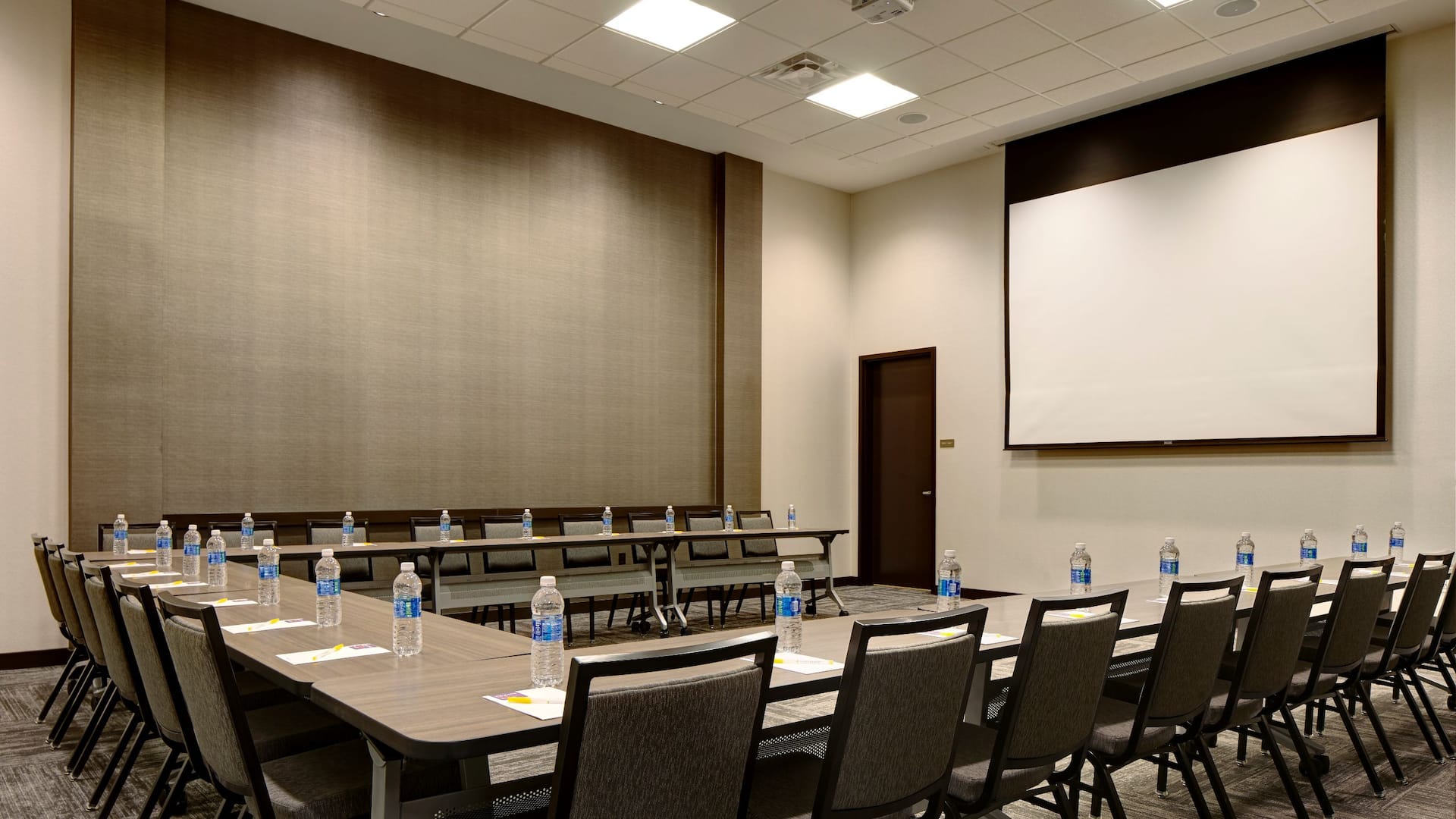 Hyatt Place St. Paul/Downtown Meeting Room U Shape Setup