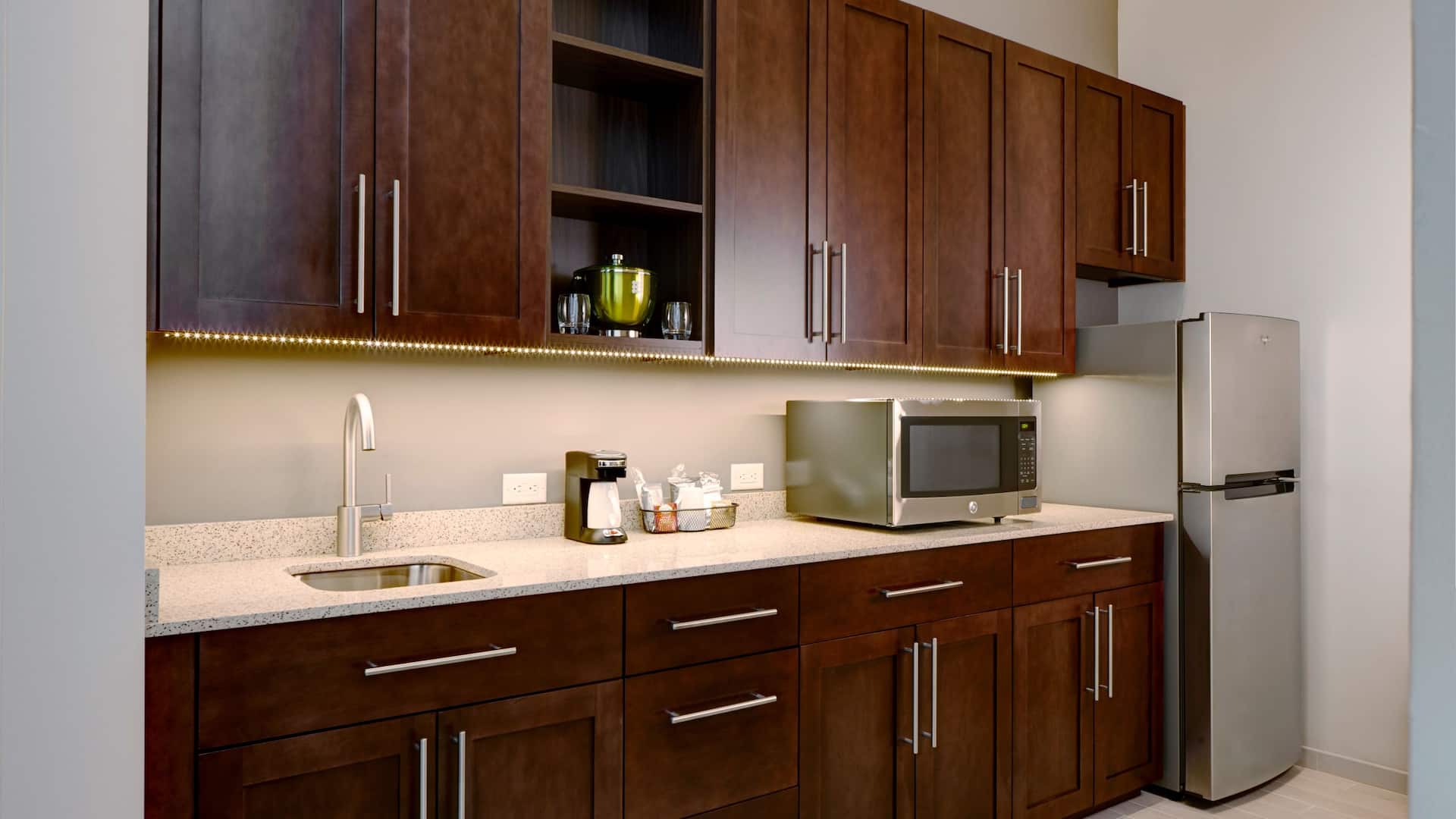 Hyatt Place St. Paul/Downtown One Bedroom Suite Kitchen Area