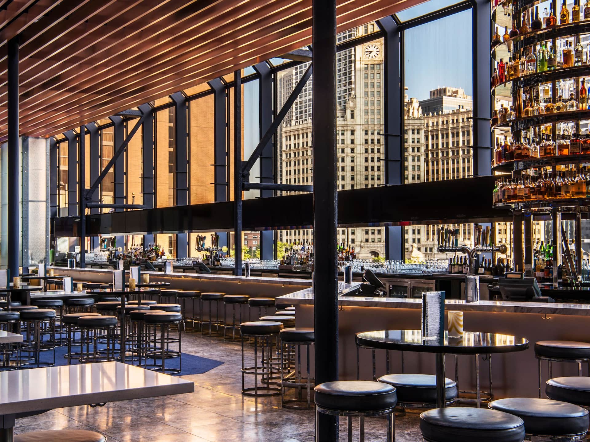 Hyatt Regency Chicago Big Bar Tower