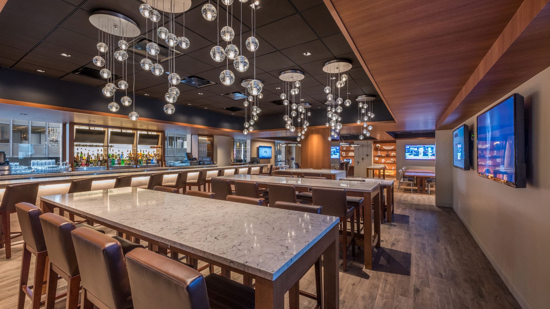 Hyatt Regency Chicago The Living Room Bar