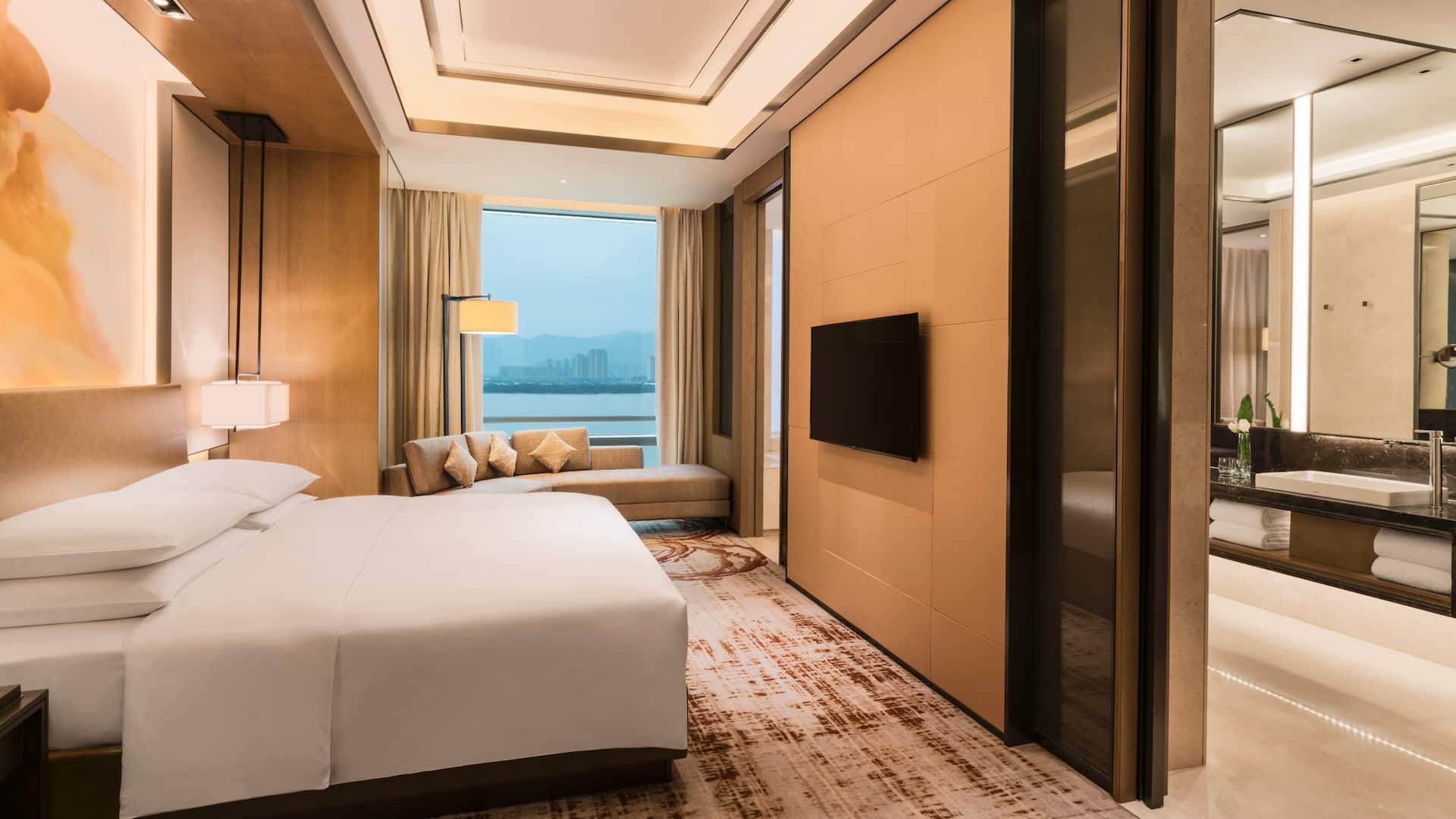 Hyatt Regency Fuzhou Cangshan Regency Suite Bedroom