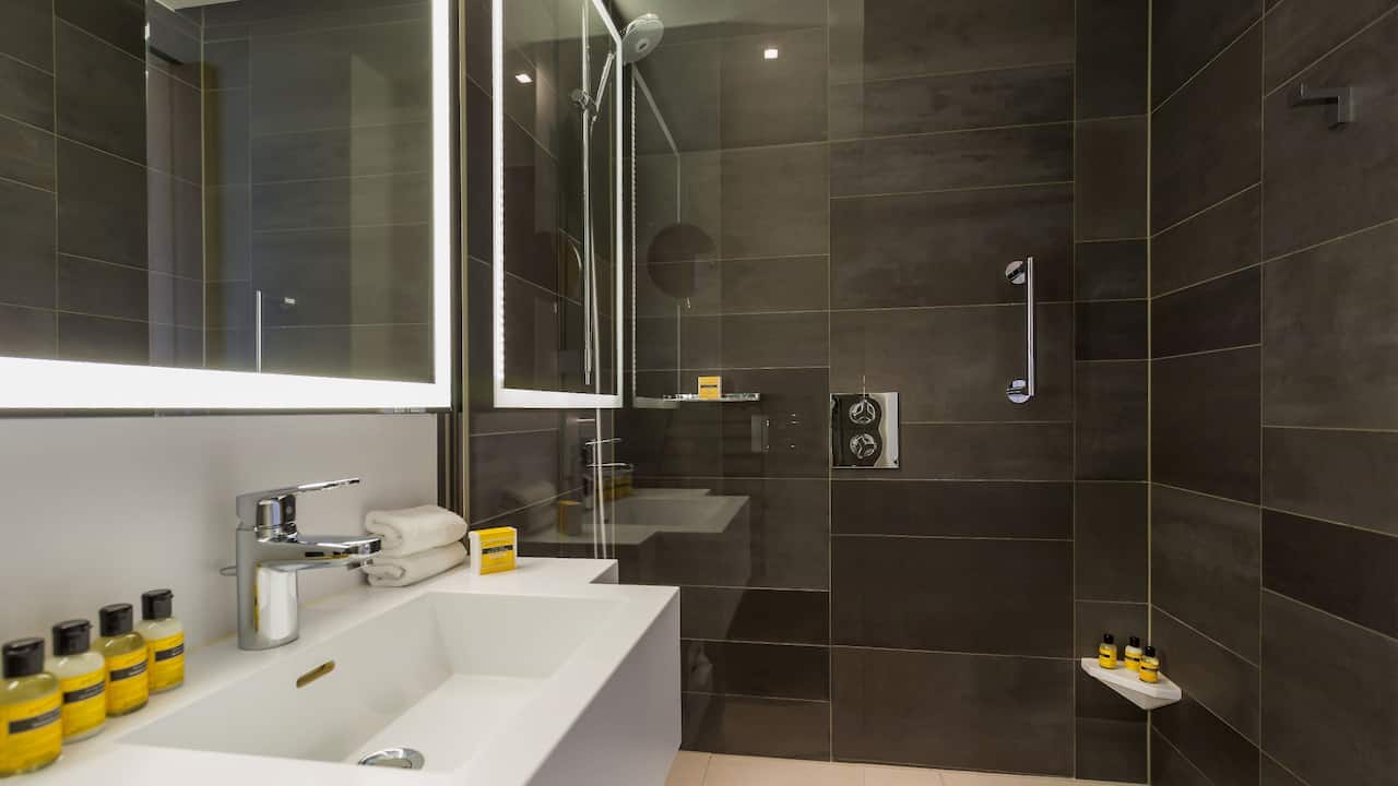 Deluxe Room bathroom at Hotel Hyatt Regency Paris Etoile