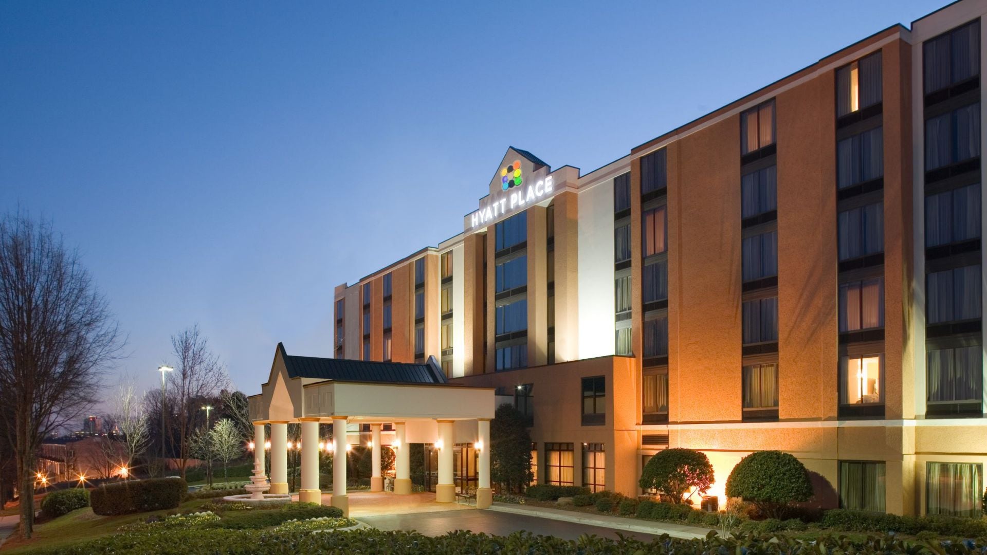 hyatt place phoenix-north hotel exterior