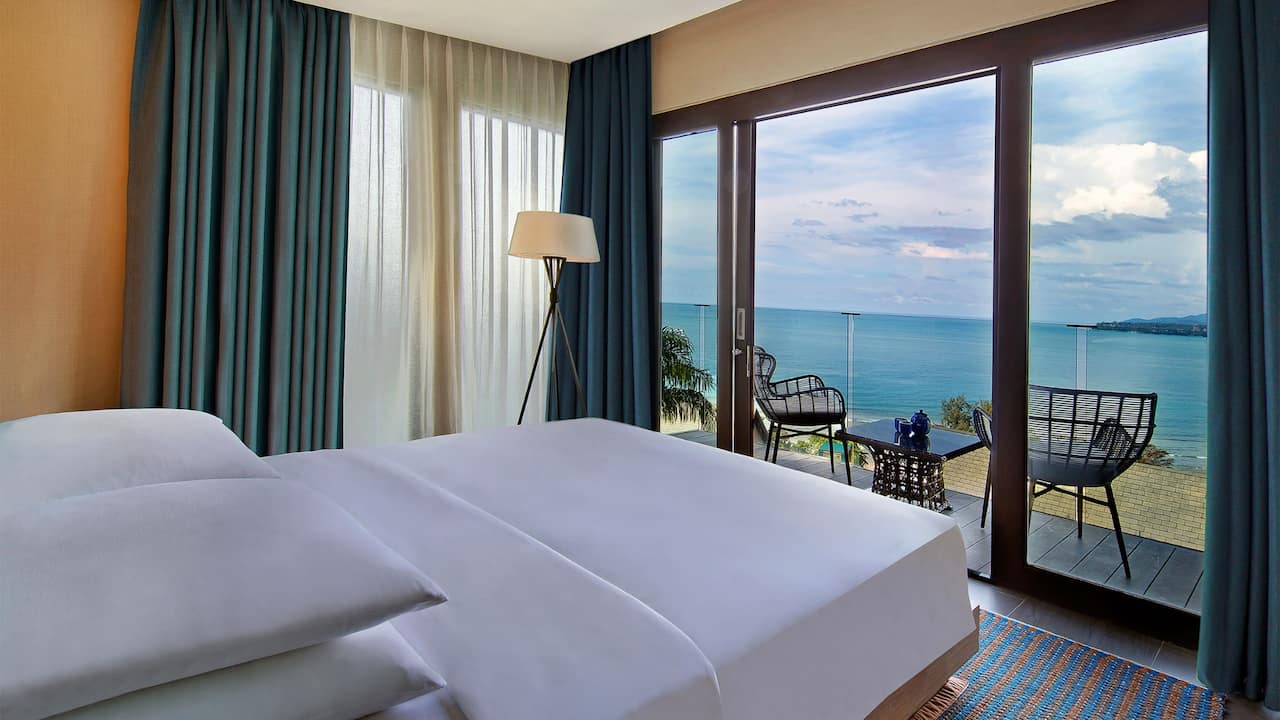 5-star hotel in Phuket 1 King Bed Hilltop Ocean View Suite