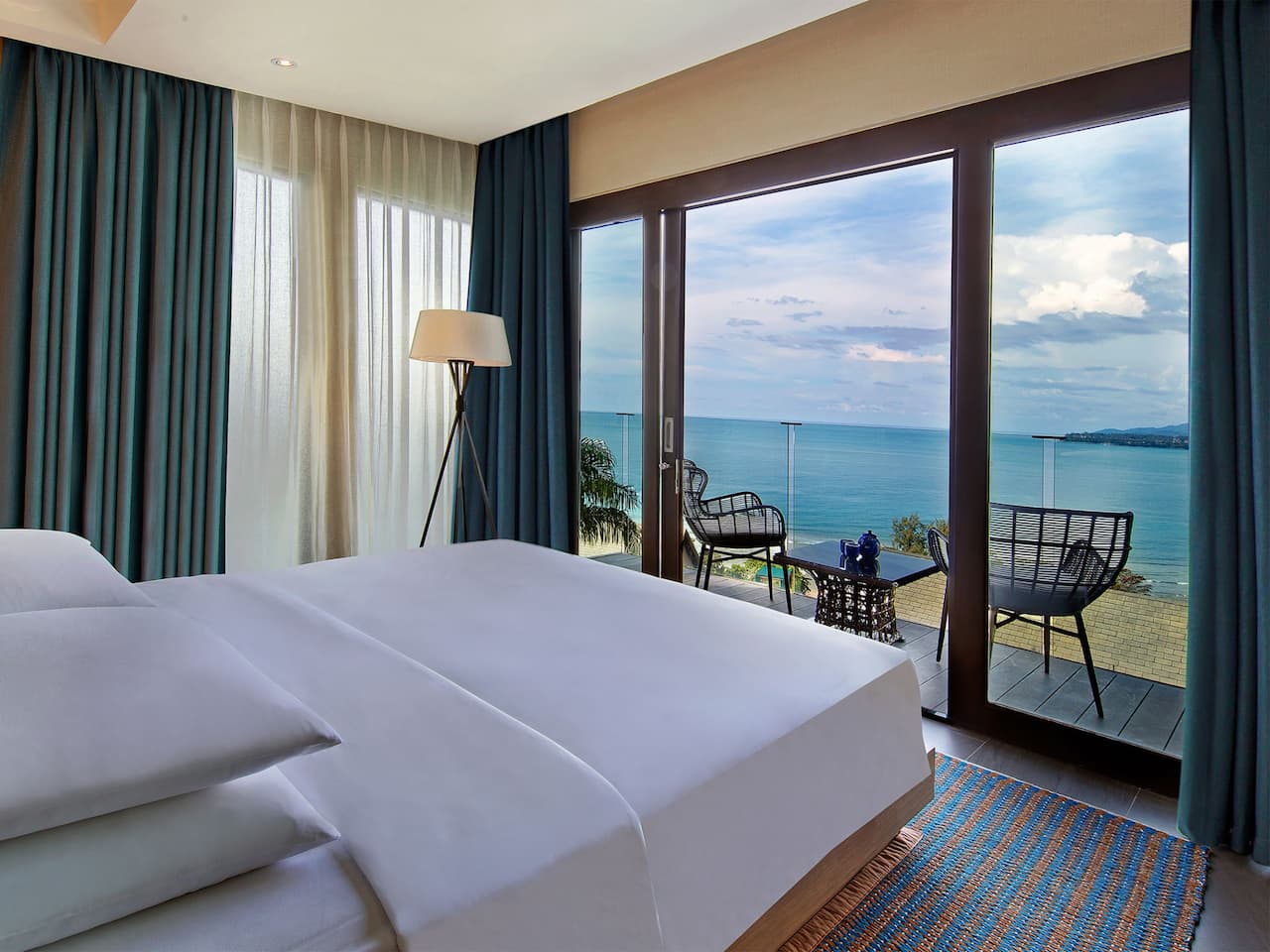 Hill Top Regency Suite Bed Room