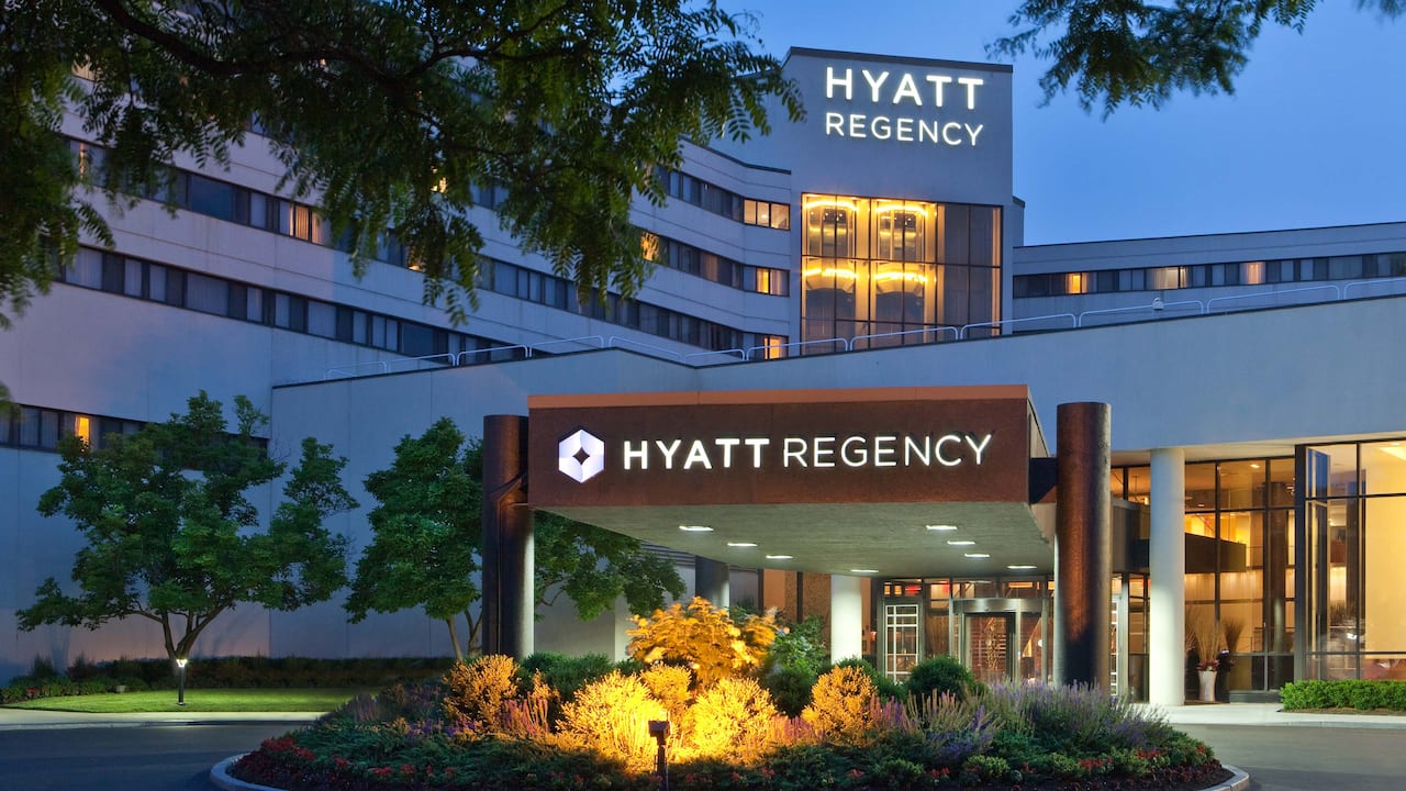 Hotel entrance at Hyatt Regency New Brunswick