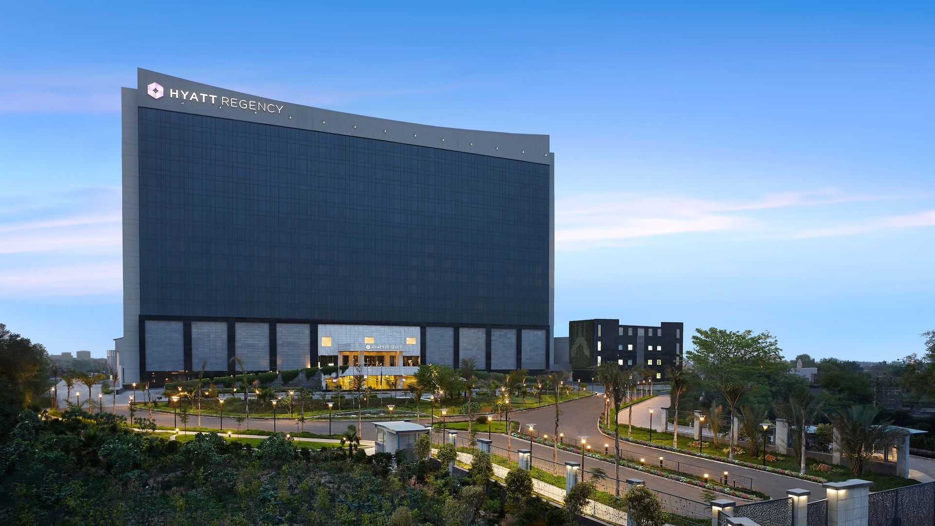 Hotels in Gurgaon Near Cyber City & NH8 Hyatt Regency Gurgaon