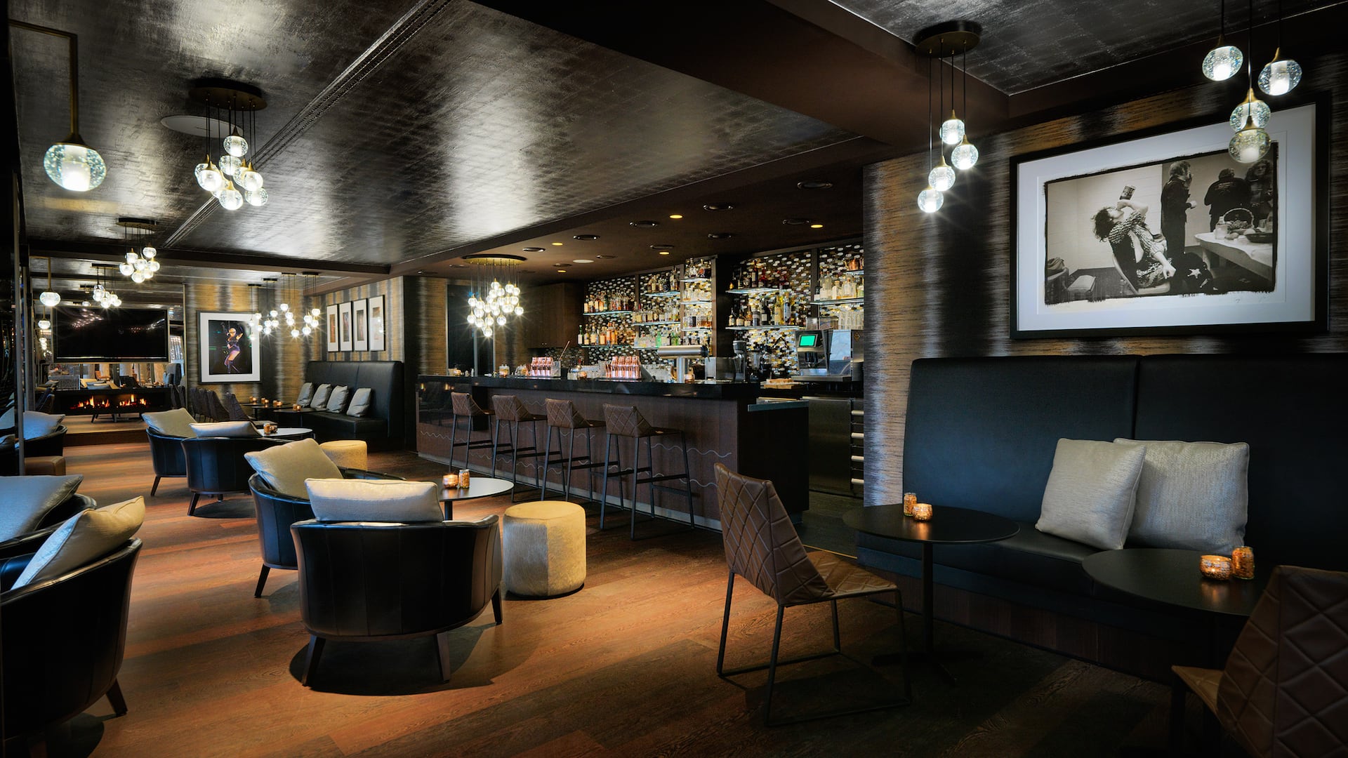 2 von 6 Hyatt Regency Cologne Legends Bar