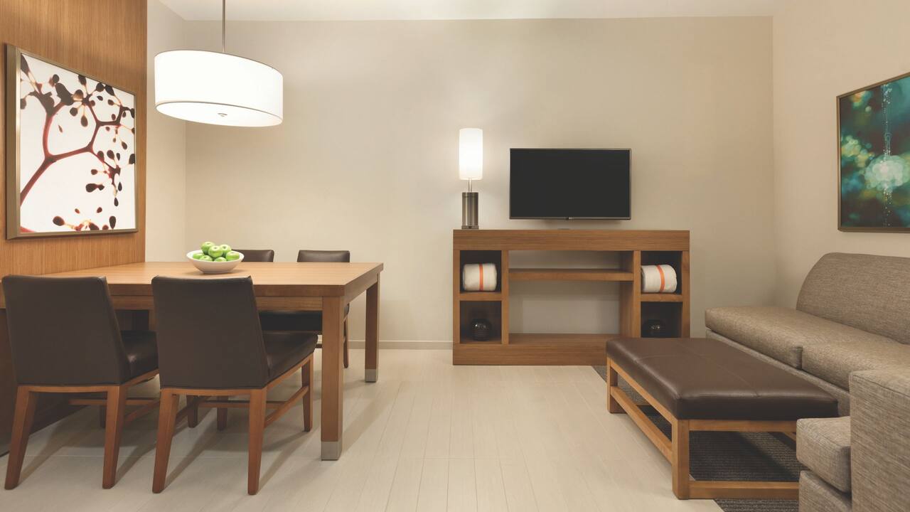 2 Queen Beds Specialty Room
