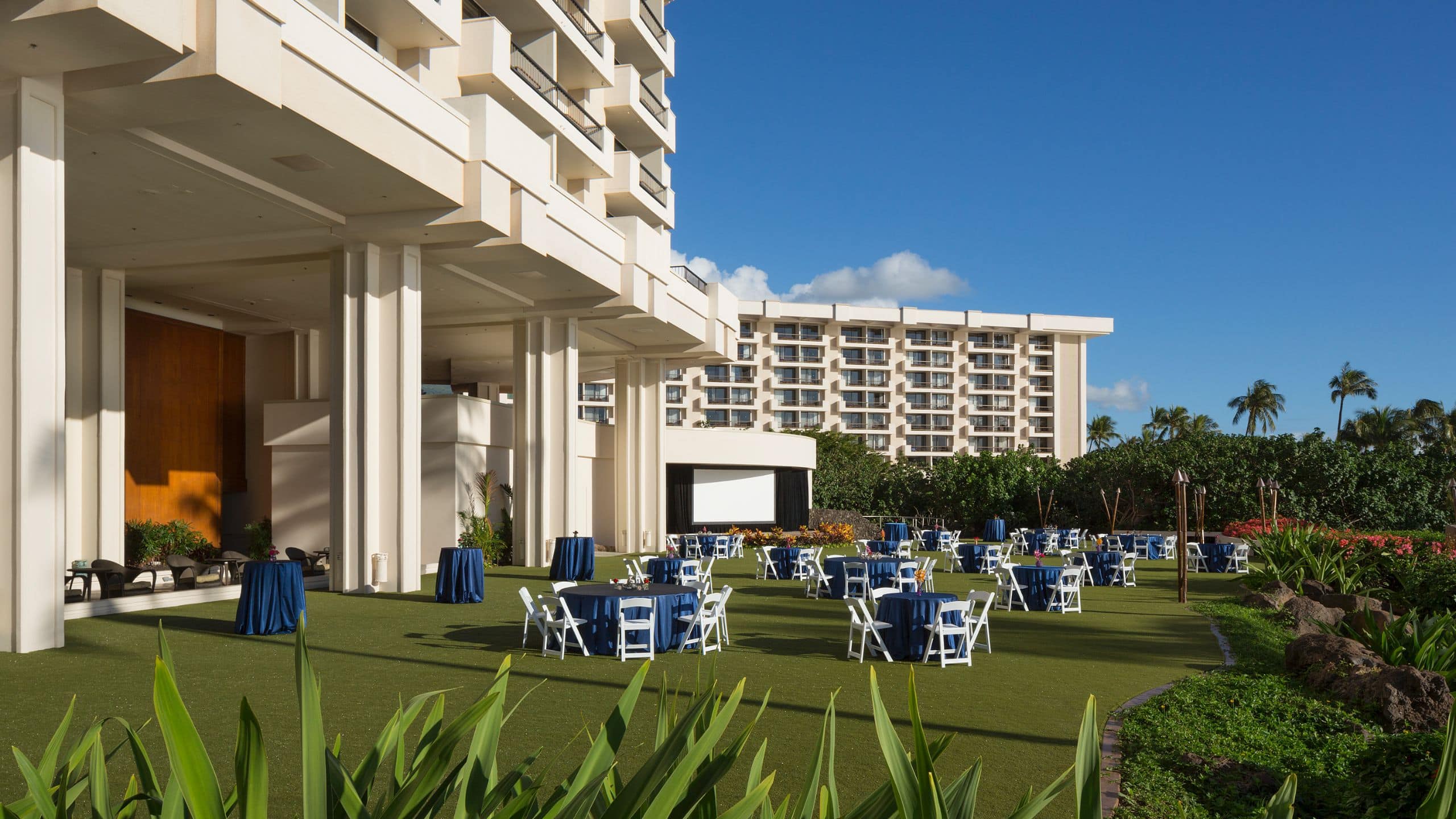 Hyatt Regency Maui Resort and Spa Halona Kai Daylight Rounds