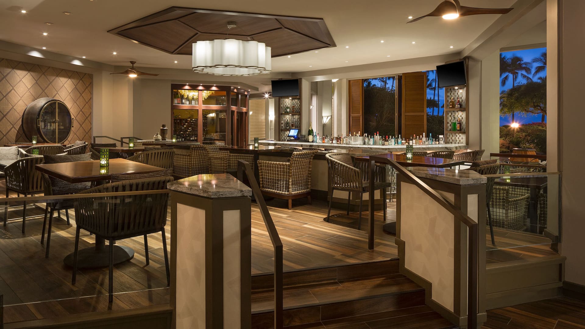 Hyatt Regency Maui Resort and Spa Sonz Bar Lounge
