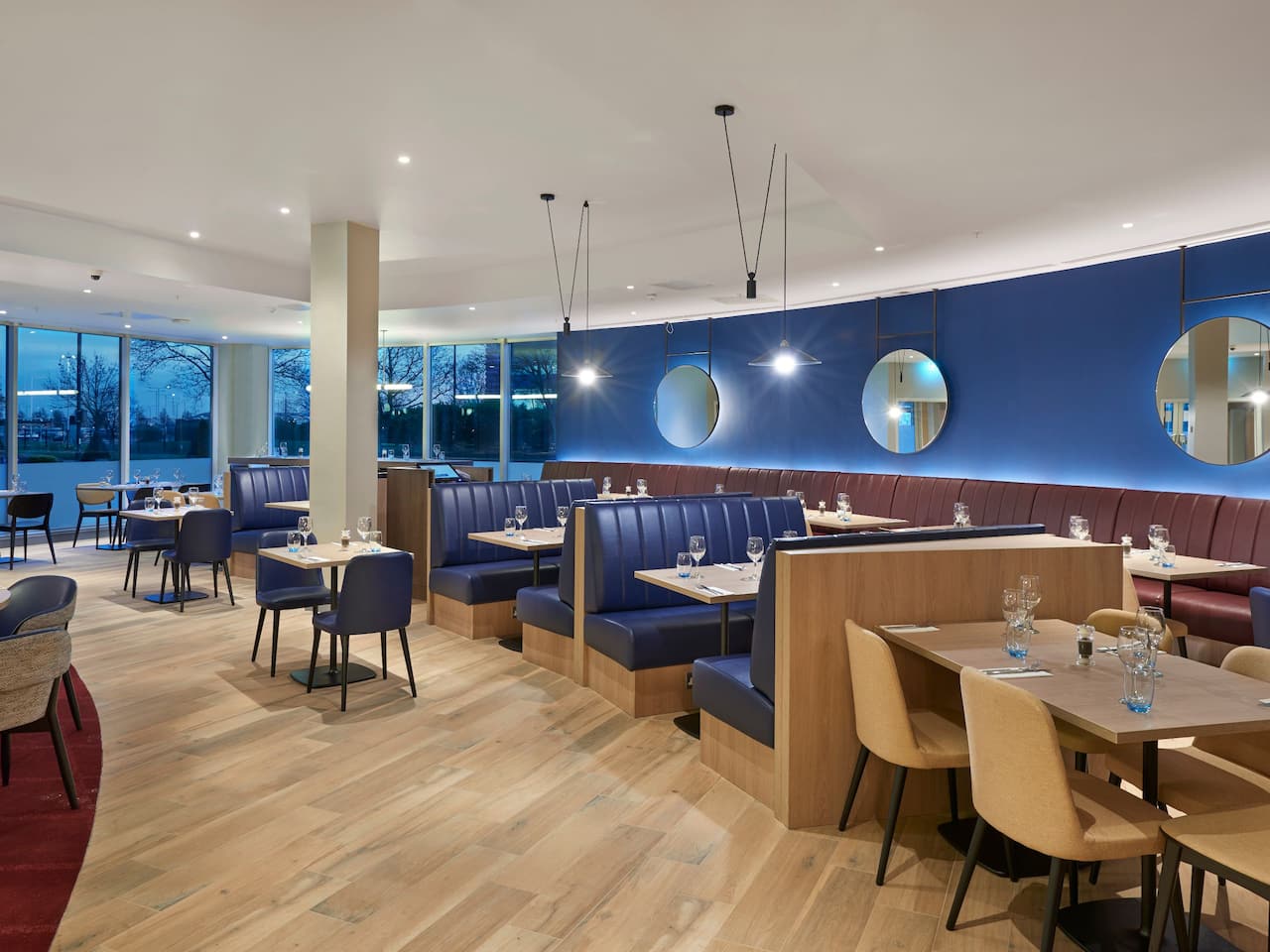 Hyatt Place London Heathrow Airport Restaurant Interior