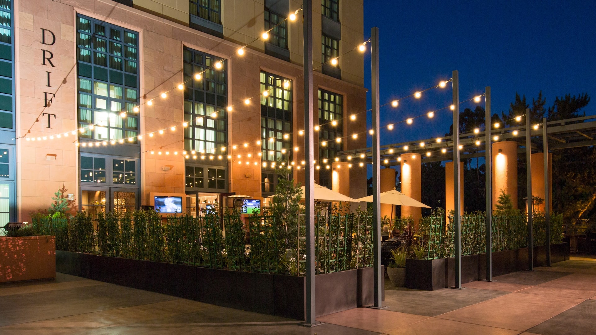 Restaurants and Hotel Room Service in La Jolla Hyatt Regency La Jolla