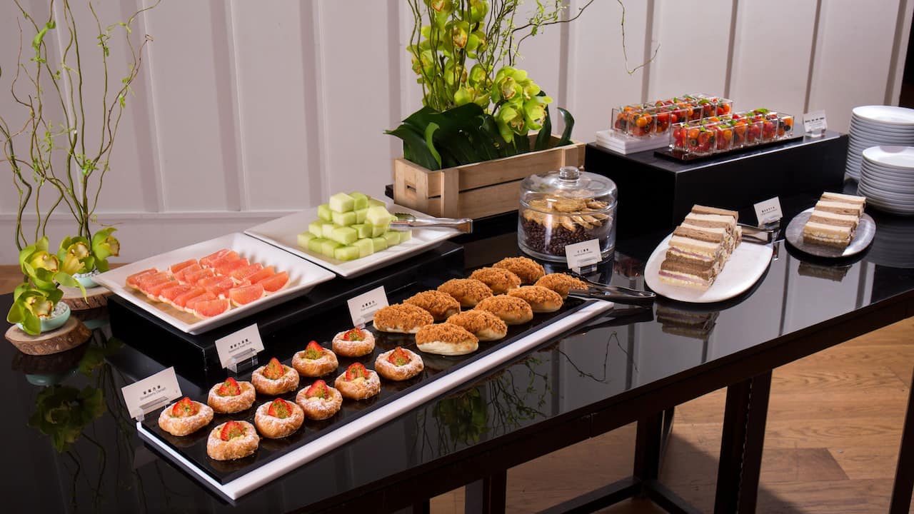 Grand Hyatt Taipei coffee break