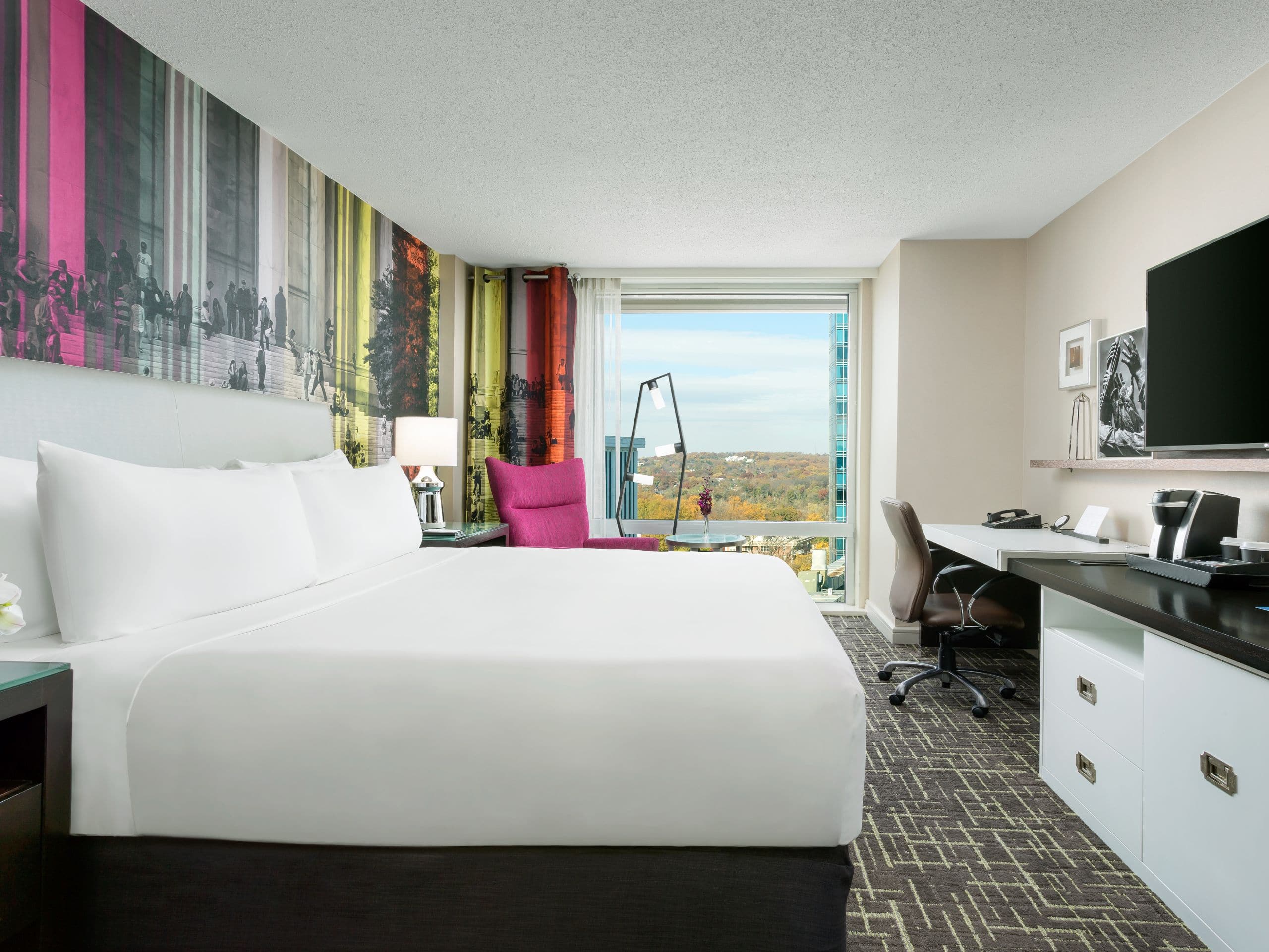 Hotel Rooms Near US Marine Corps War Memorial | Hyatt Centric Arlington