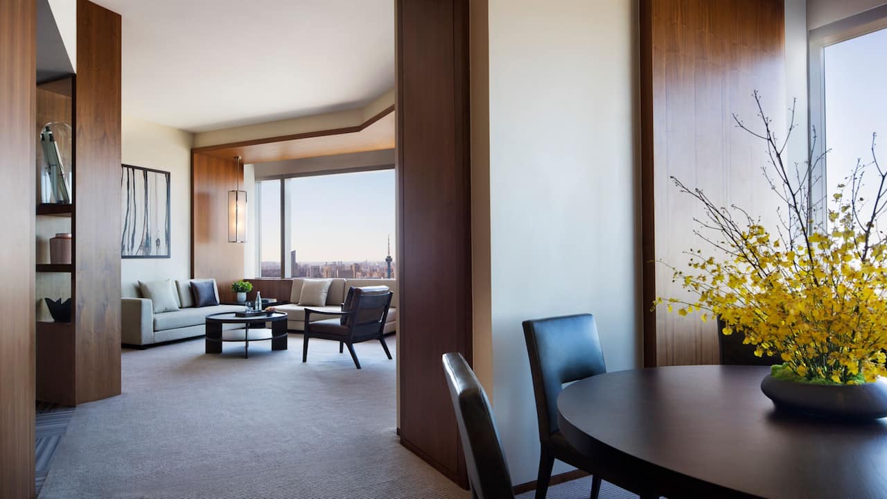 Regency Executive living room