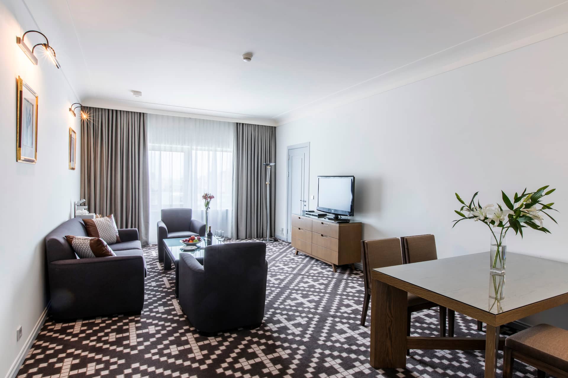 Hyatt Regency Baku Regency Suite Sitting Room