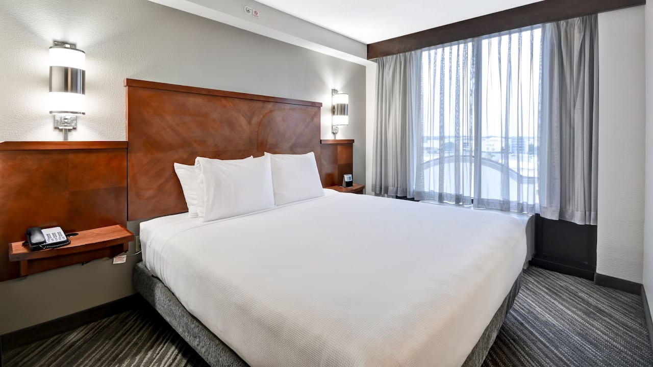 Hyatt Place Baton Rouge I-10 king bed
