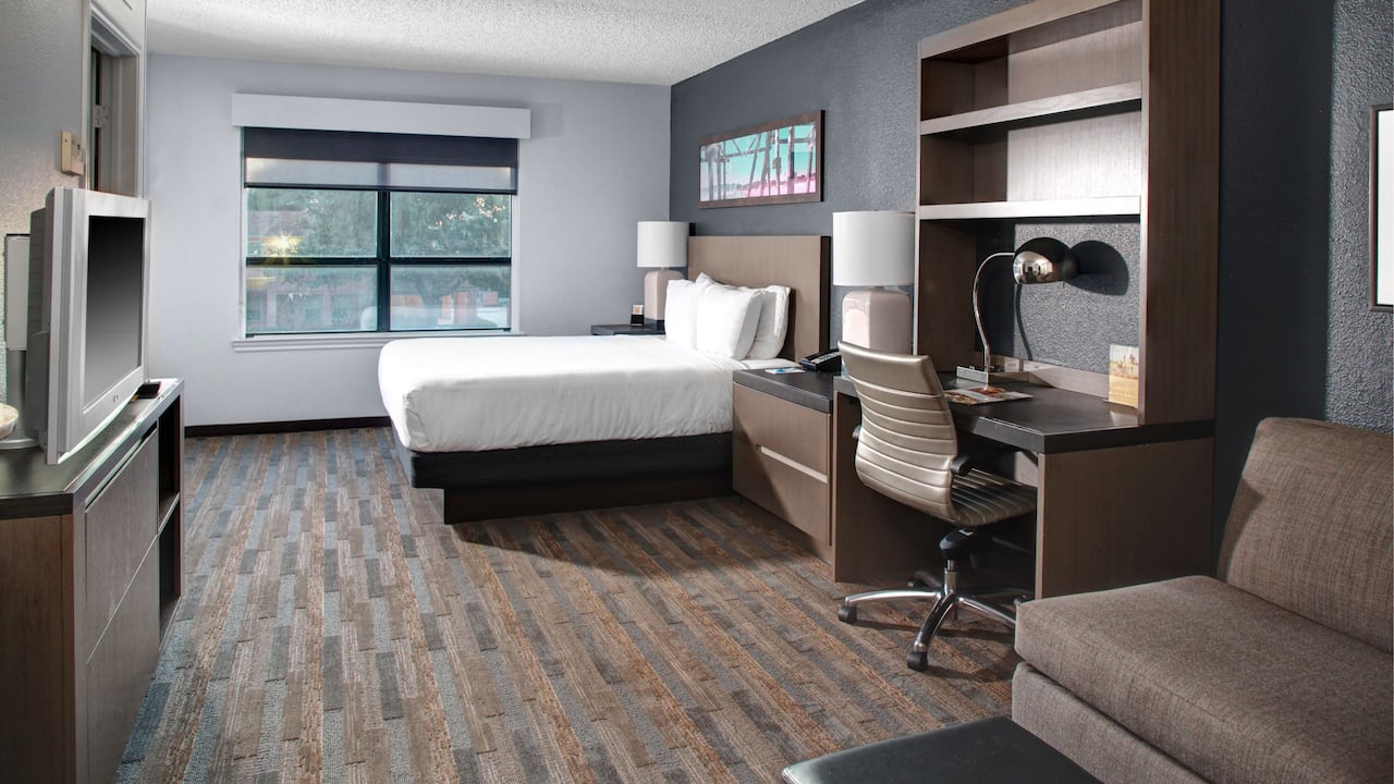Dallas Uptown King Studio Suite