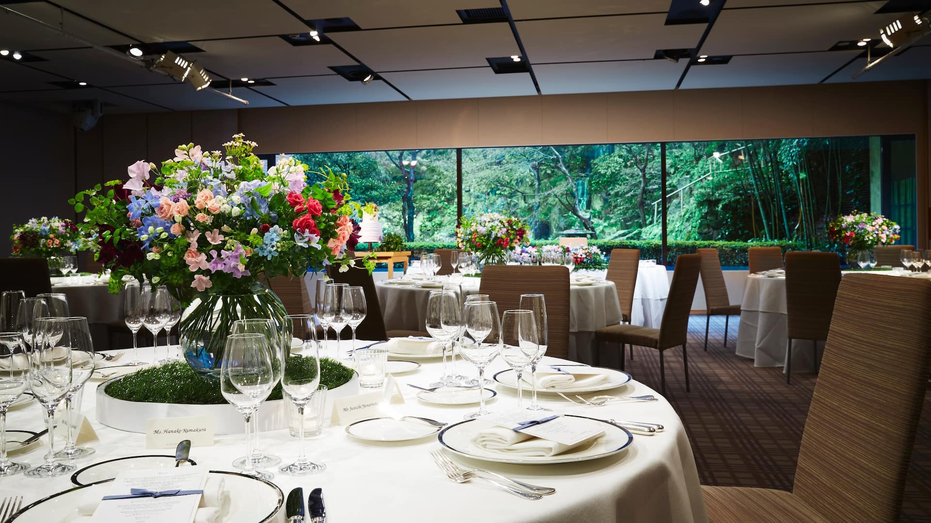 3/7 Garden Room Wedding Table Setting