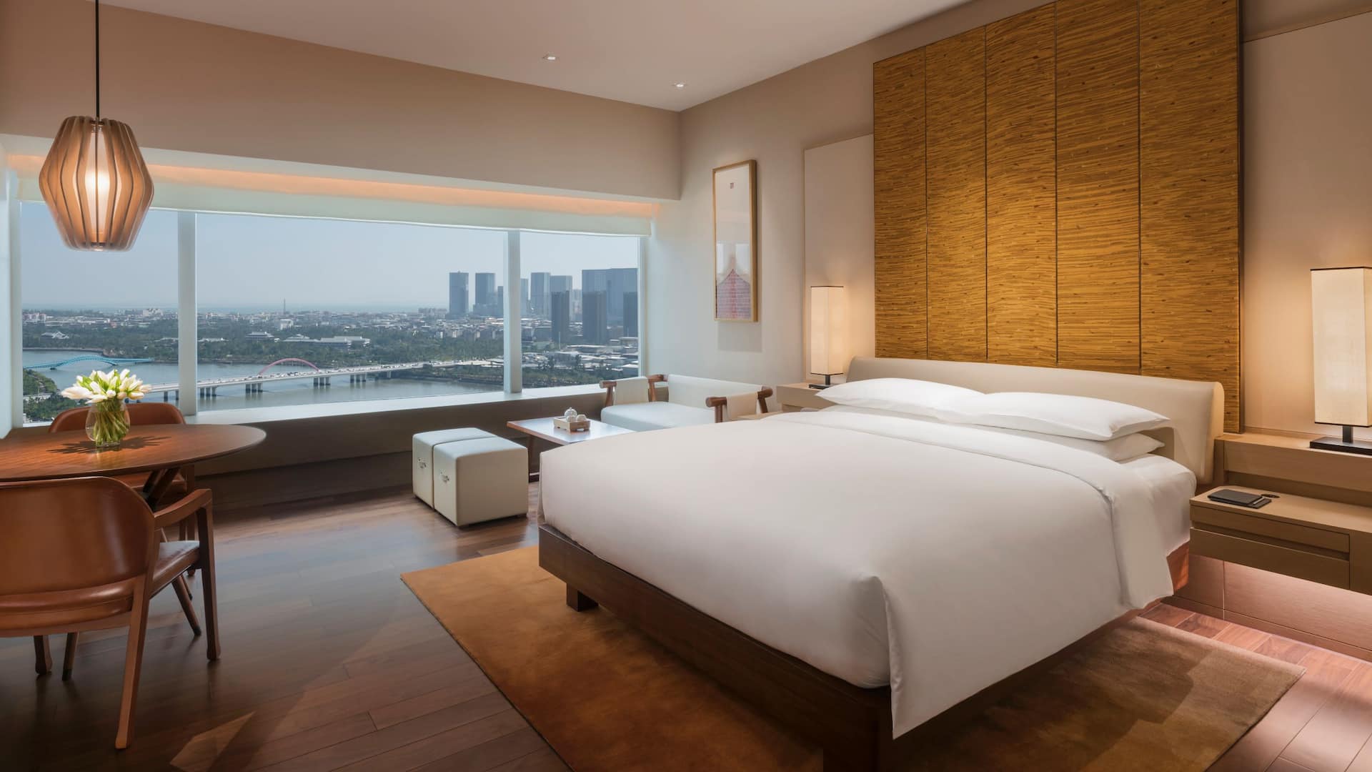 1 de 2 King Guestroom
