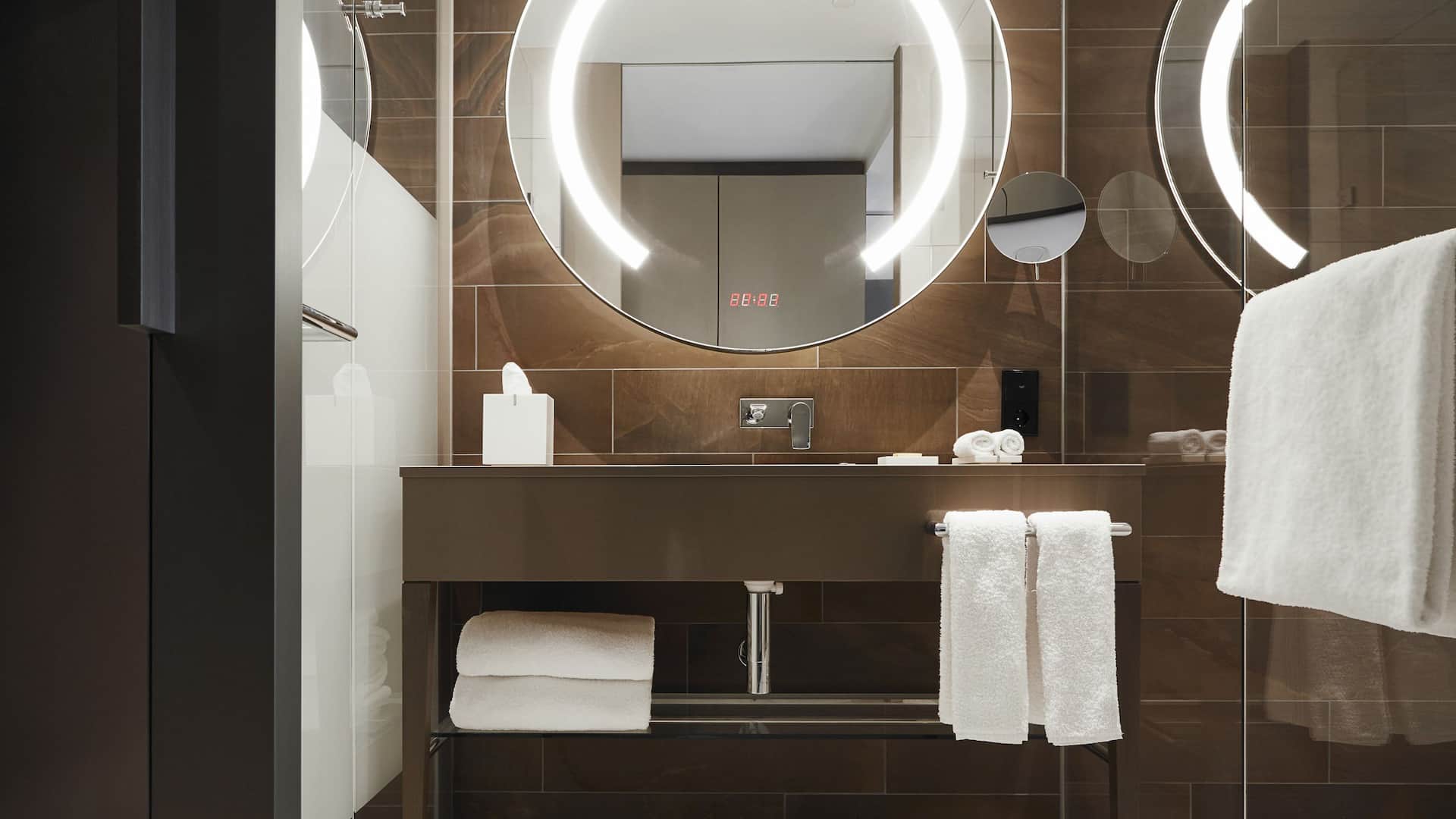 2 von 7 Standard Bathroom