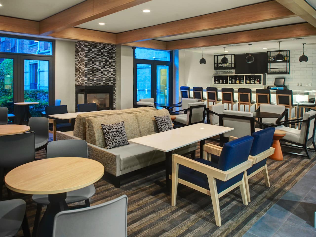 Hyatt House Dallas / Lincoln Park H Bar