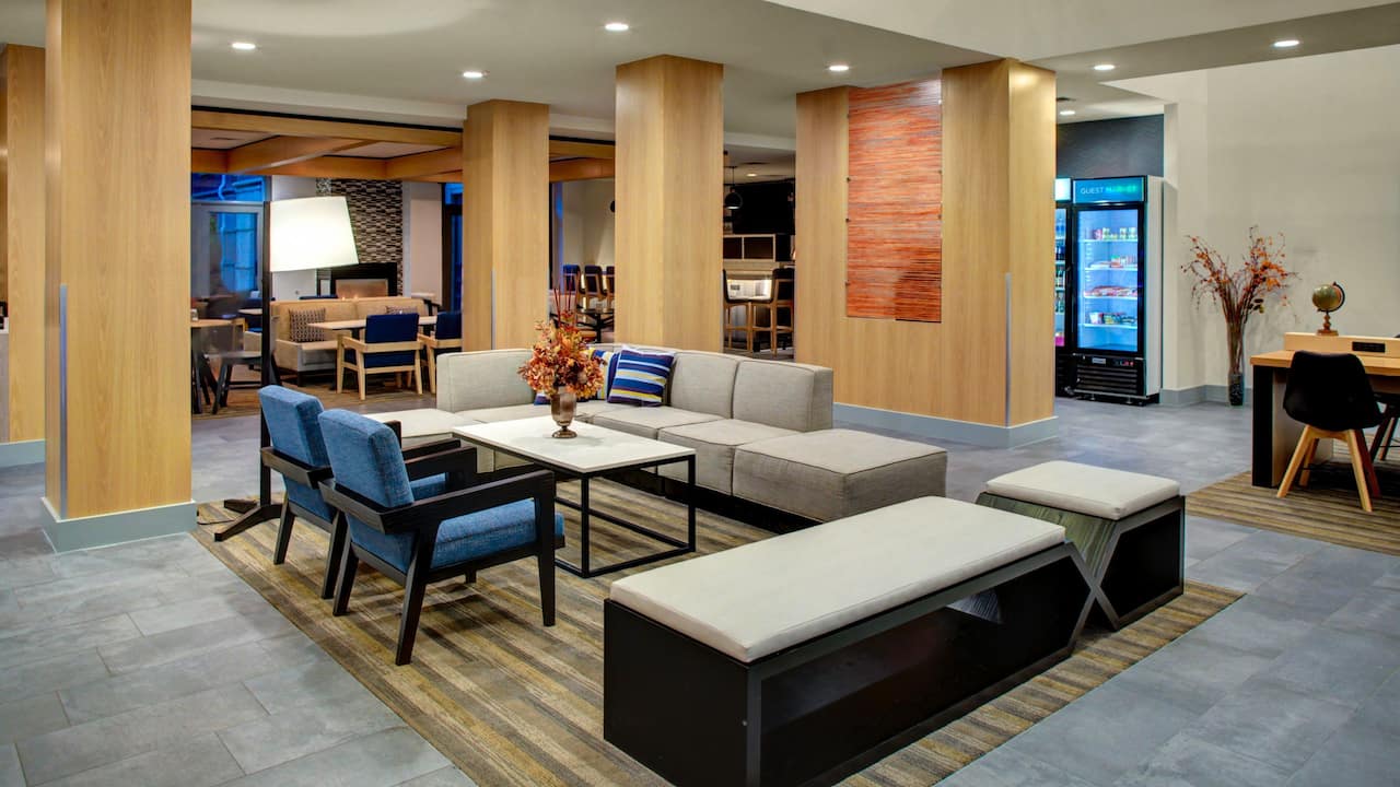 Hyatt House Dallas / Lincoln Park Lobby