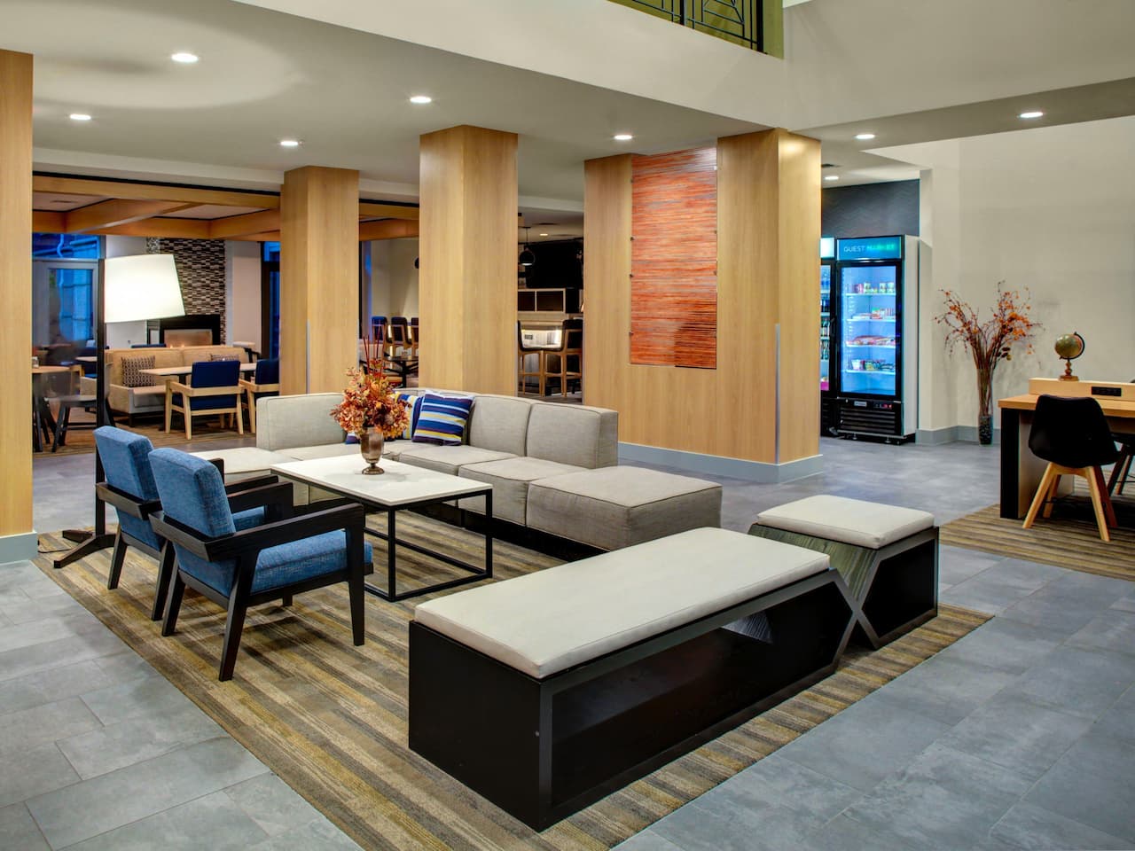 Hyatt House Dallas / Lincoln Park Exterior Lobby