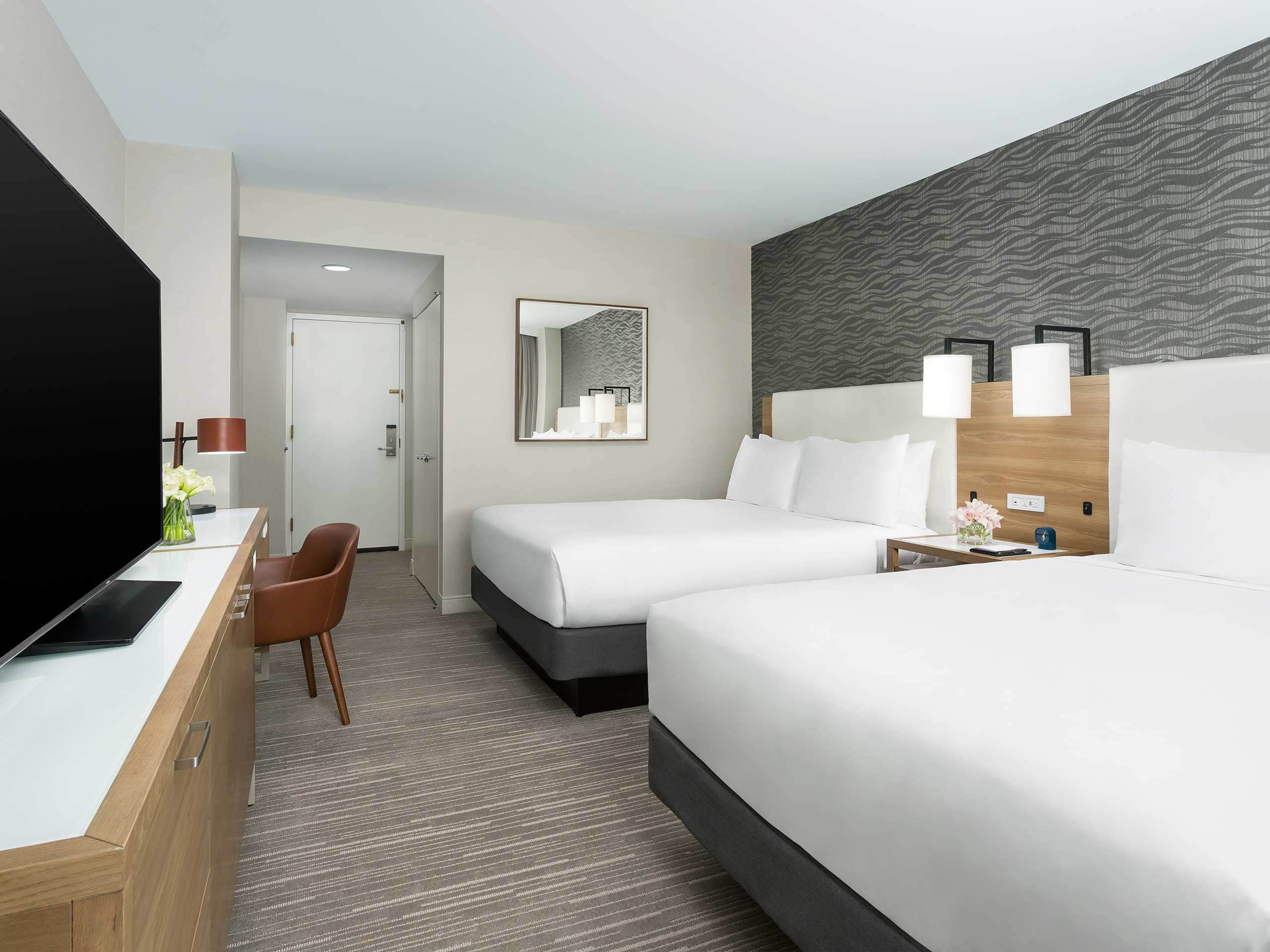 Hyatt Regency Bethesda Two Queen Beds ADA Tub
