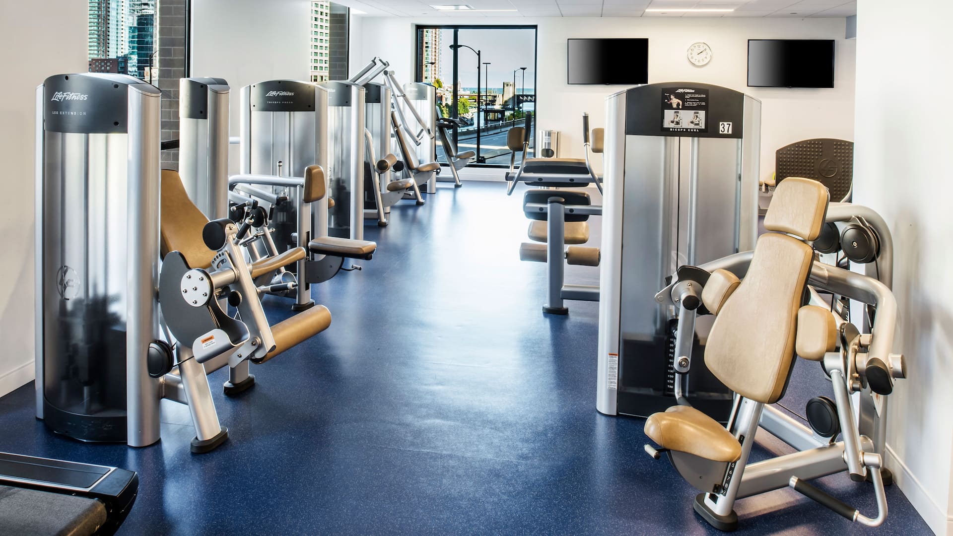 Hyatt Regency Chicago Fitness Center Machines