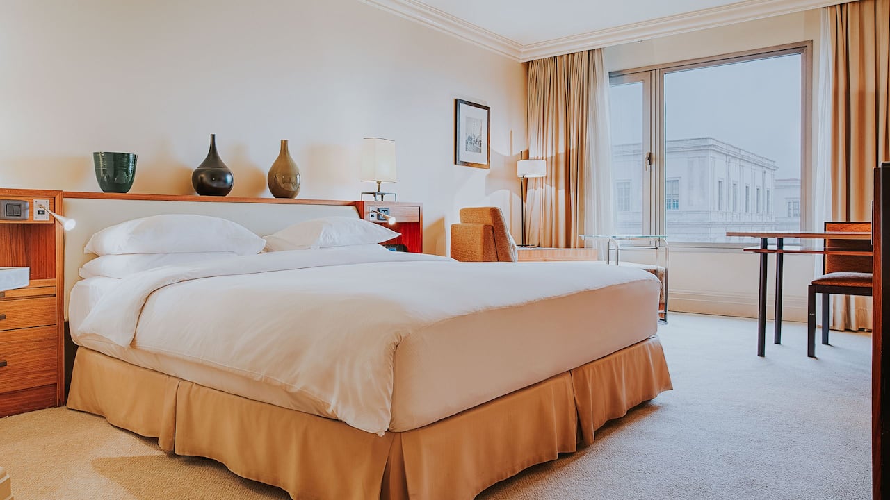 Grand King Room