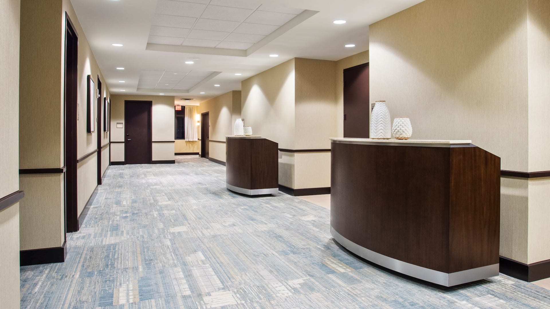 Hyatt Place Boca Raton/Downtown Hallway