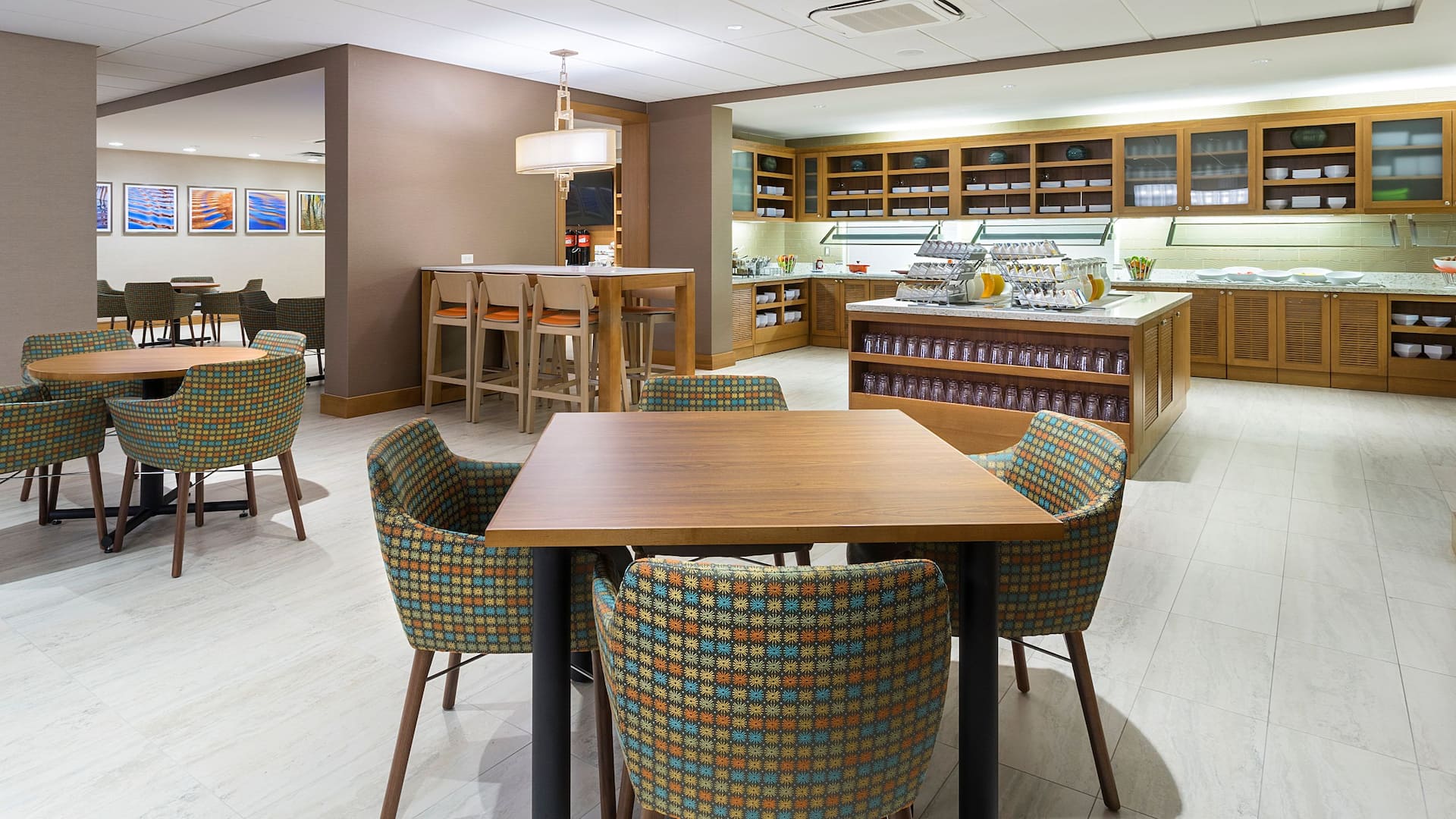 Hyatt Place Boca Raton/Downtown Kitchen Seating