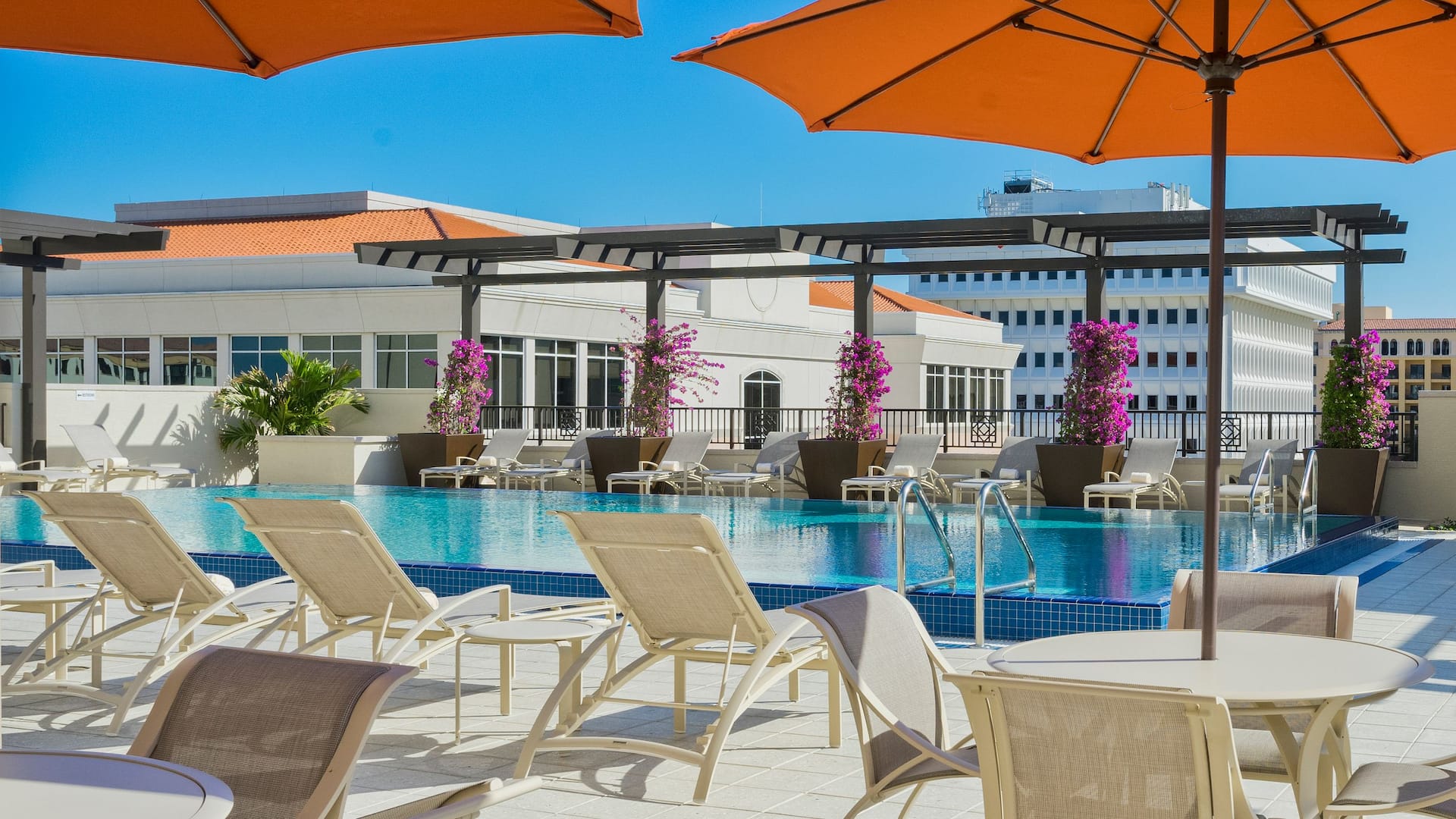 Hyatt Place Boca Raton/Downtown Poolside Terrace Seating